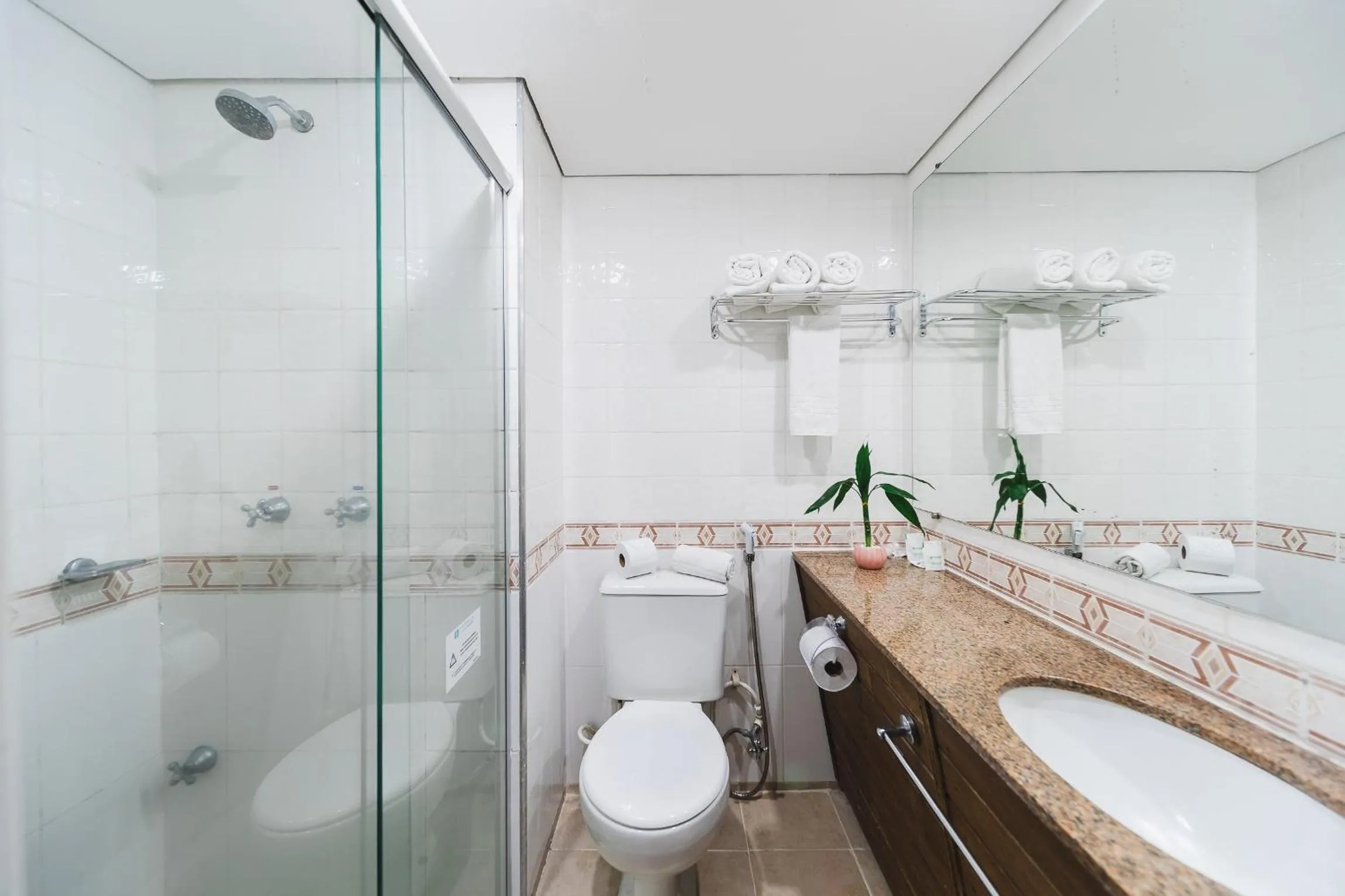 Bathroom in Hotel Nacional Inn Curitiba Estação Shopping