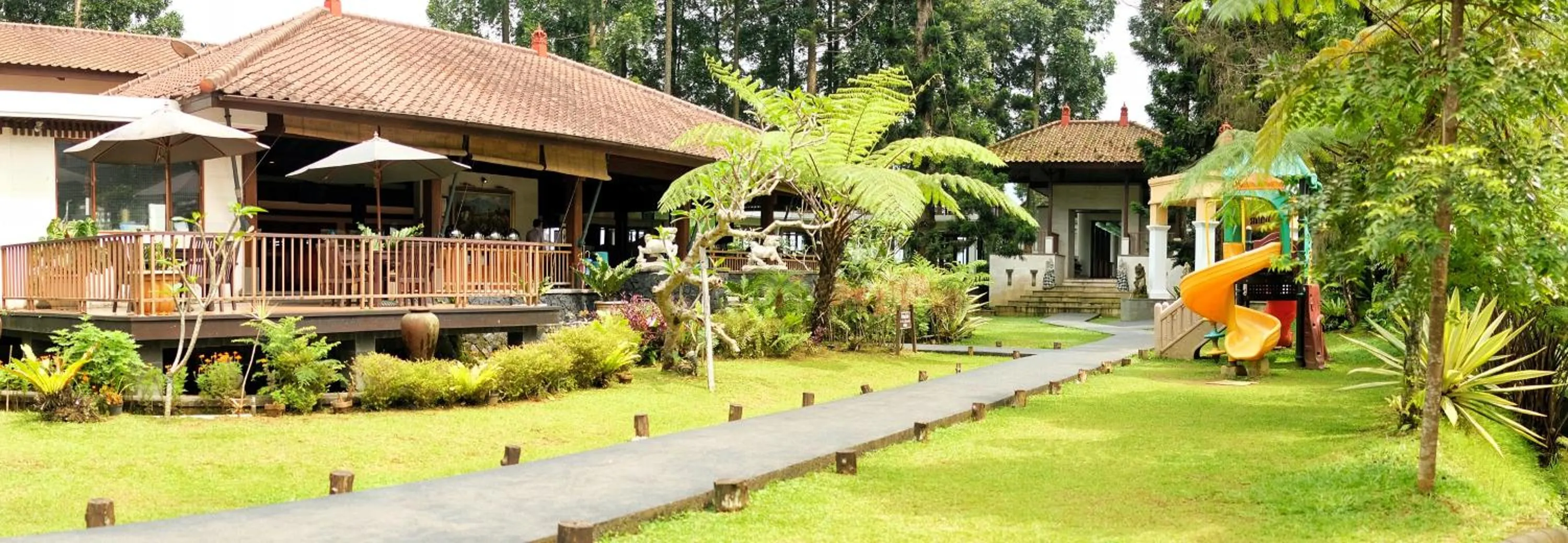 Restaurant/places to eat in The Grand Hill Resort-Hotel