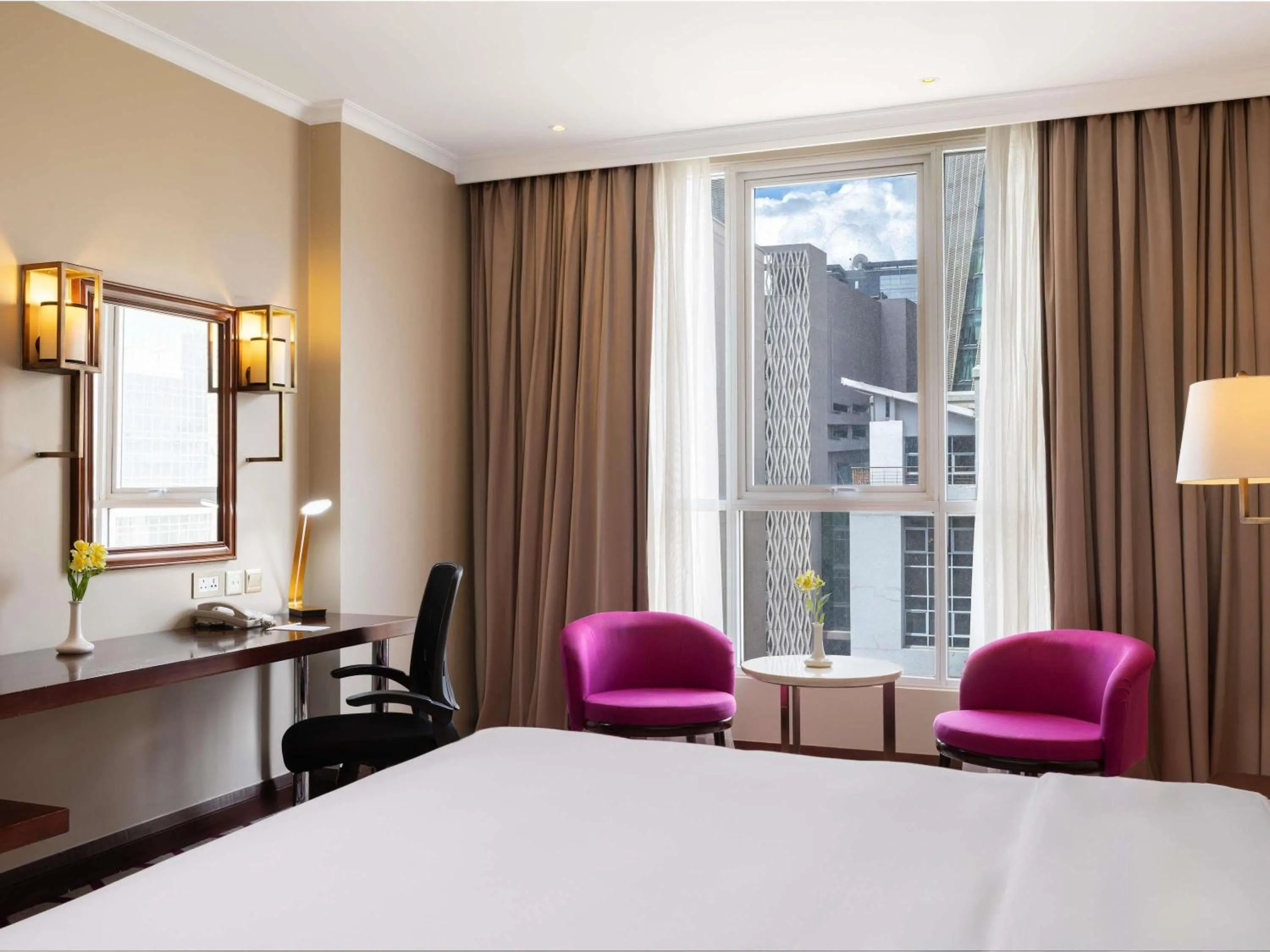 Bedroom, Bed in Mercure Nairobi Upper Hill