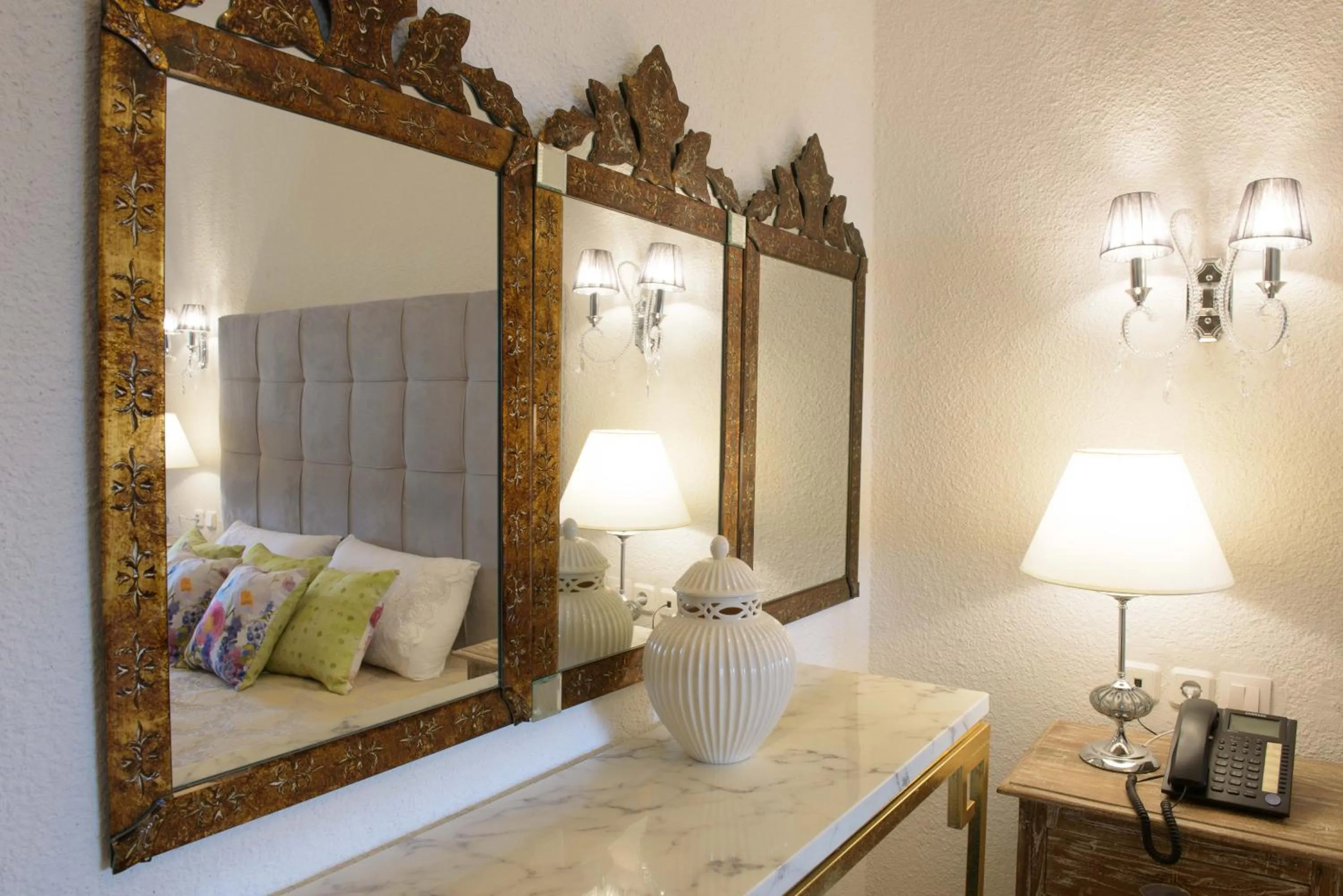 Bedroom, Bed in Leandros Hotel