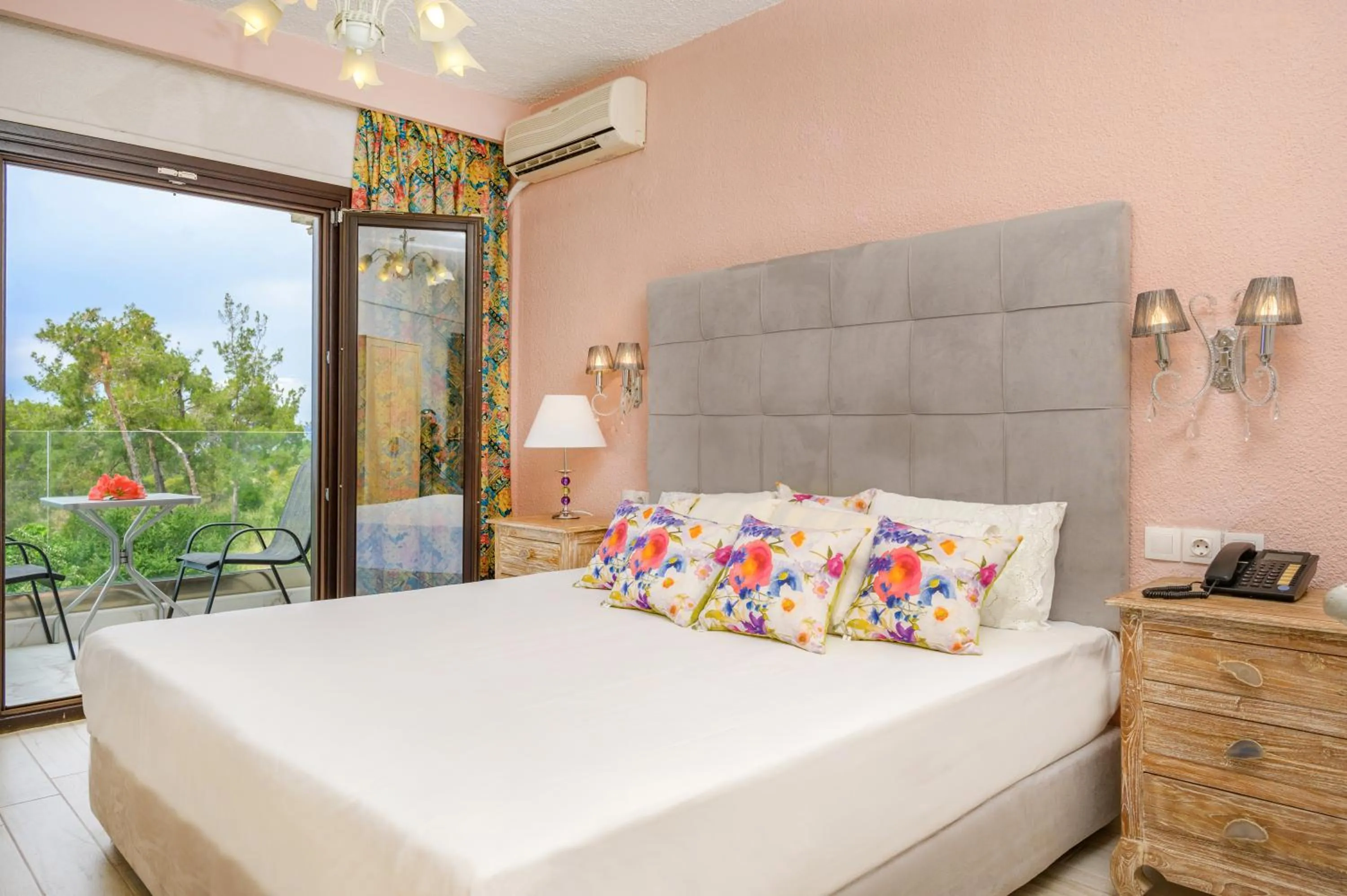 Bedroom, Bed in Leandros Hotel