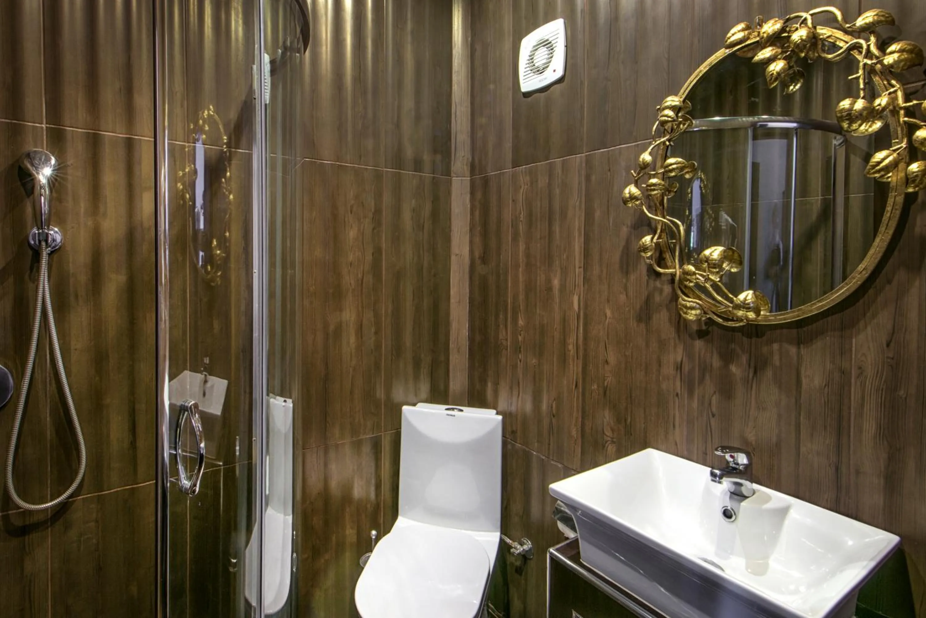 Bathroom in Leandros Hotel