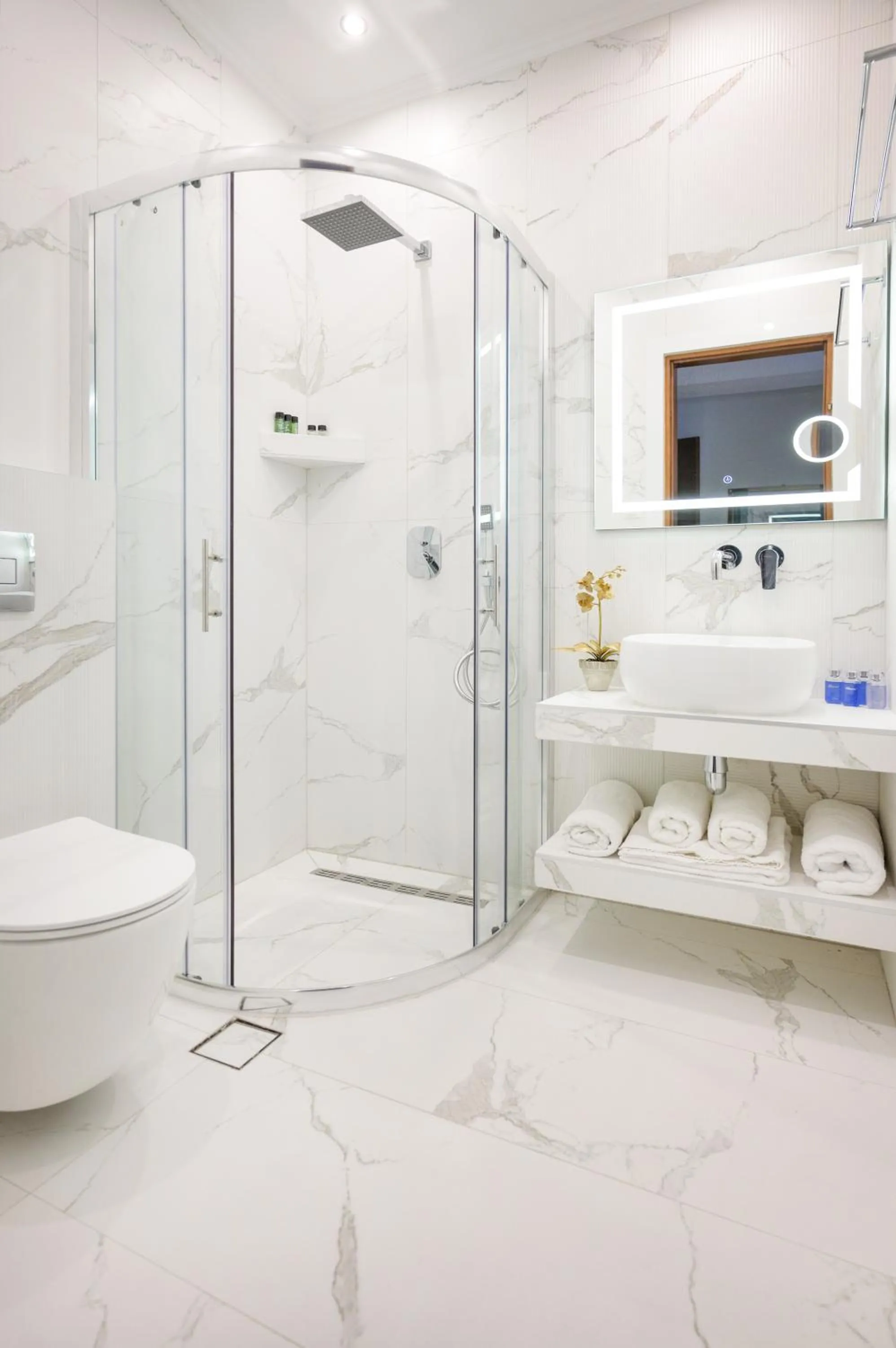 Bathroom in Leandros Hotel