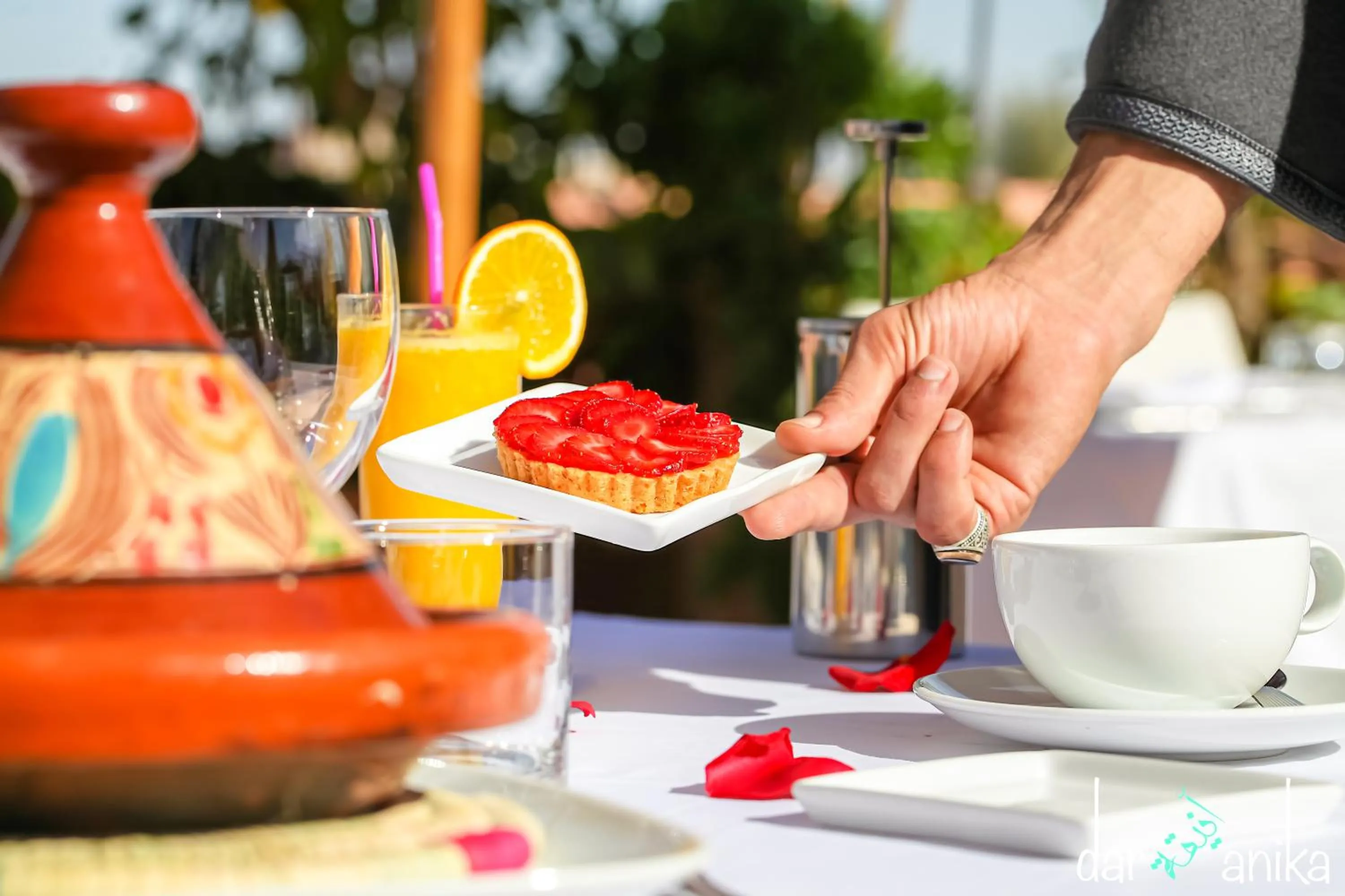 Food and drinks in Dar Anika