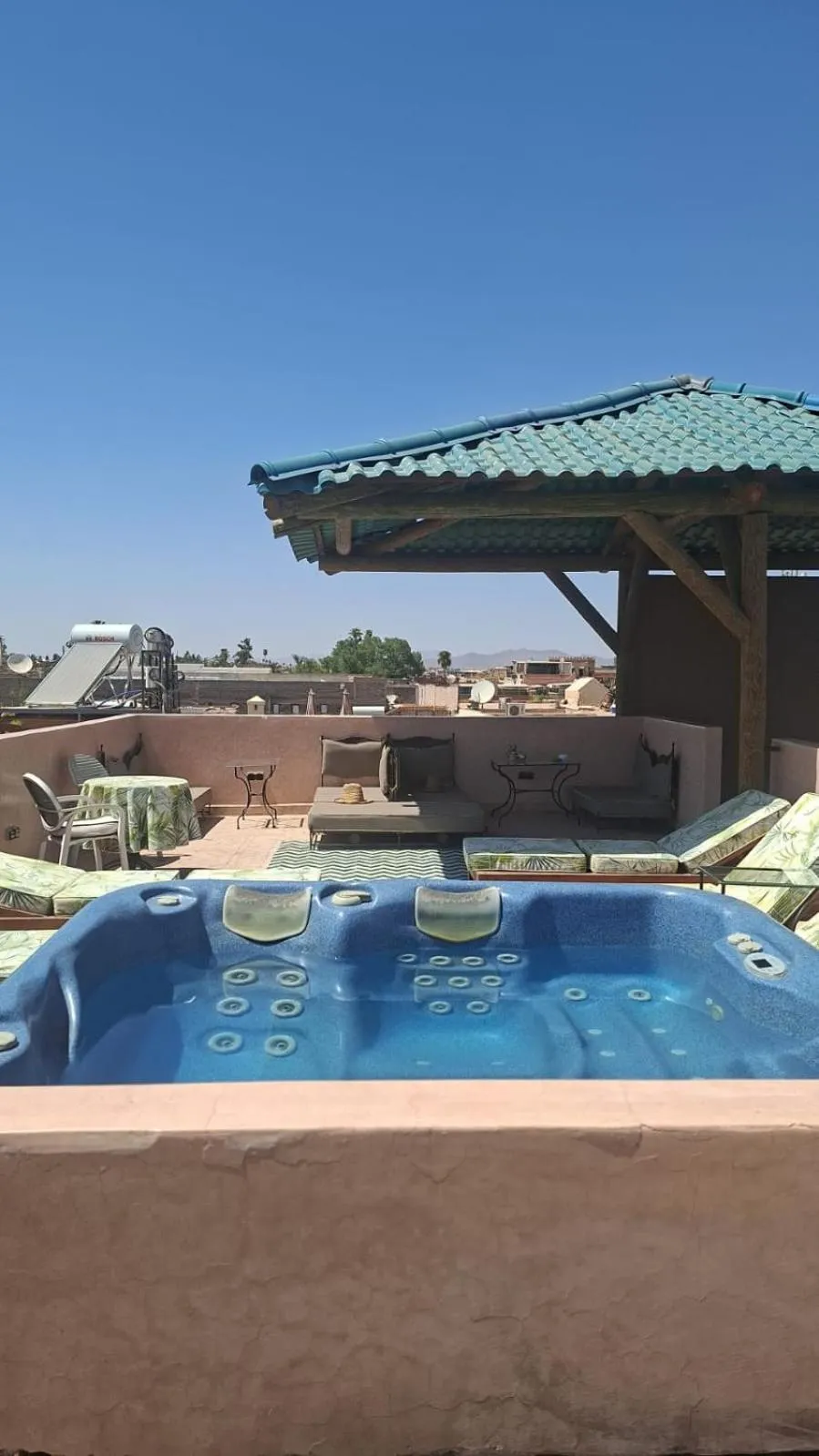 Hot Tub in Dar Anika