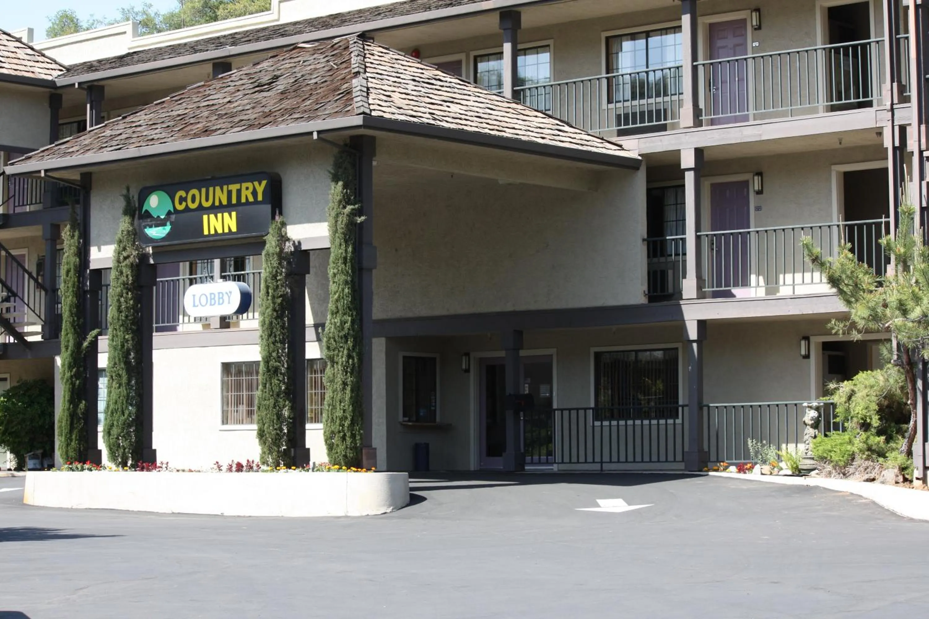 Facade/entrance in Country Inn Sonora
