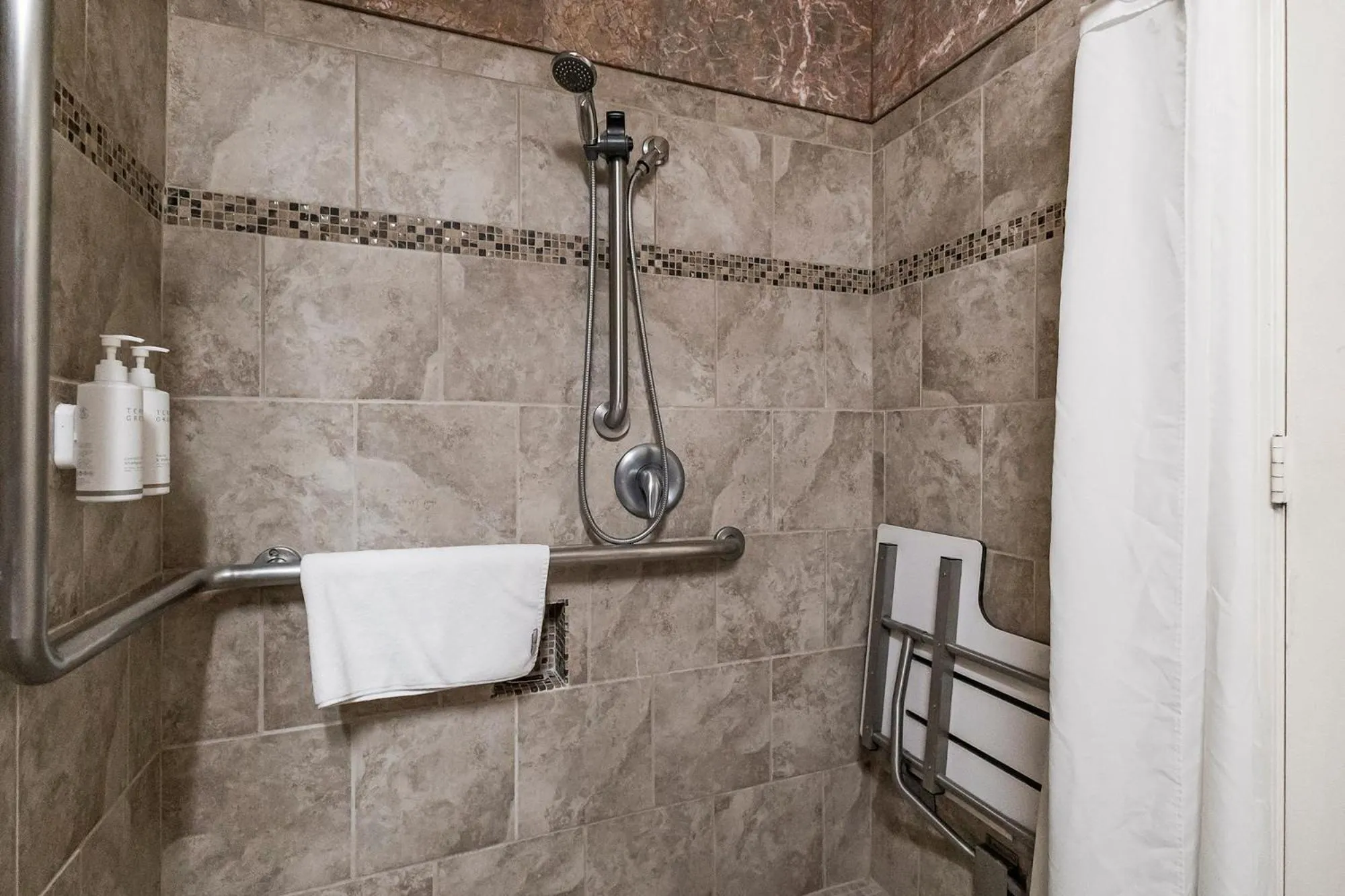 Shower in Country Inn Sonora