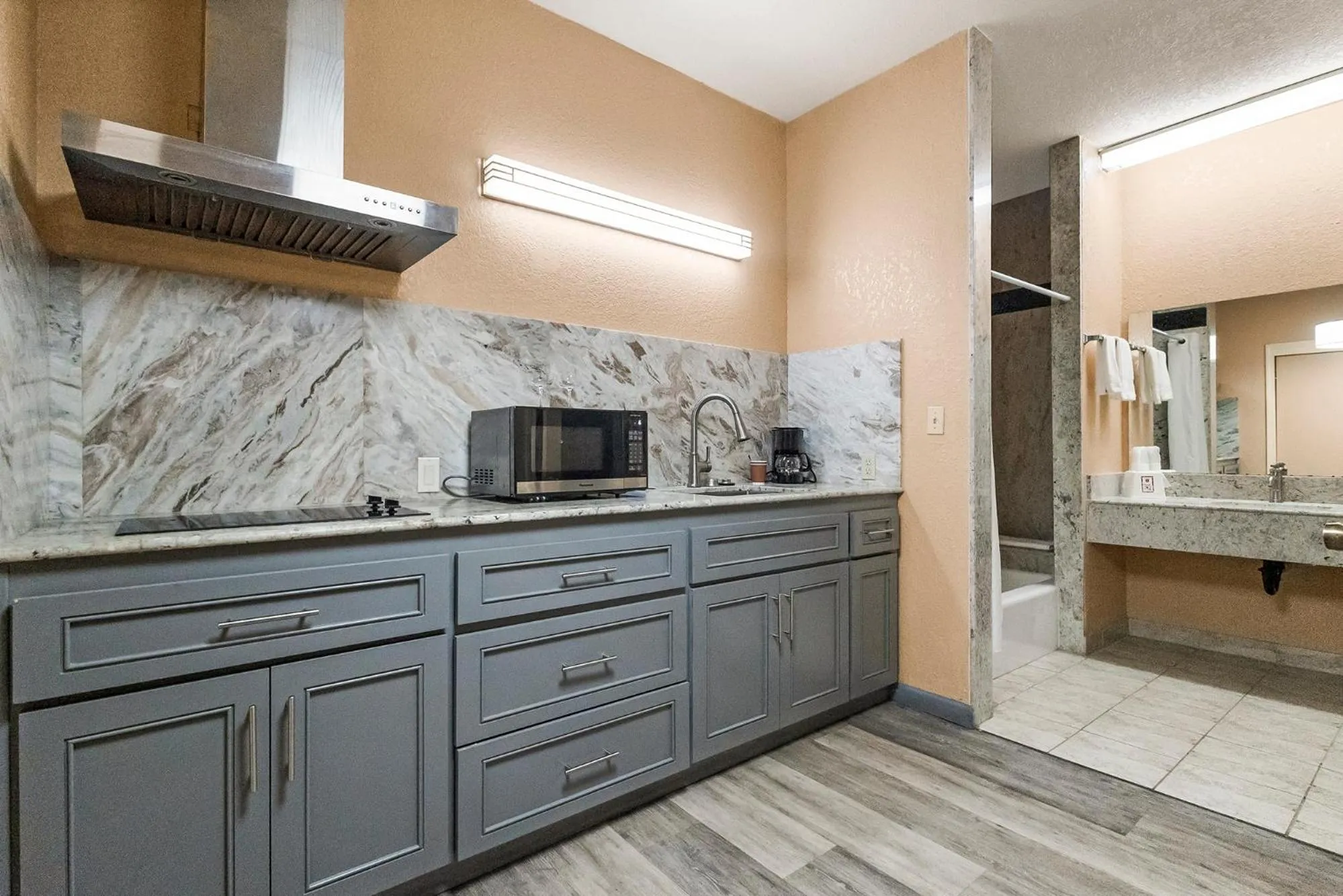 Kitchen or kitchenette in Country Inn Sonora