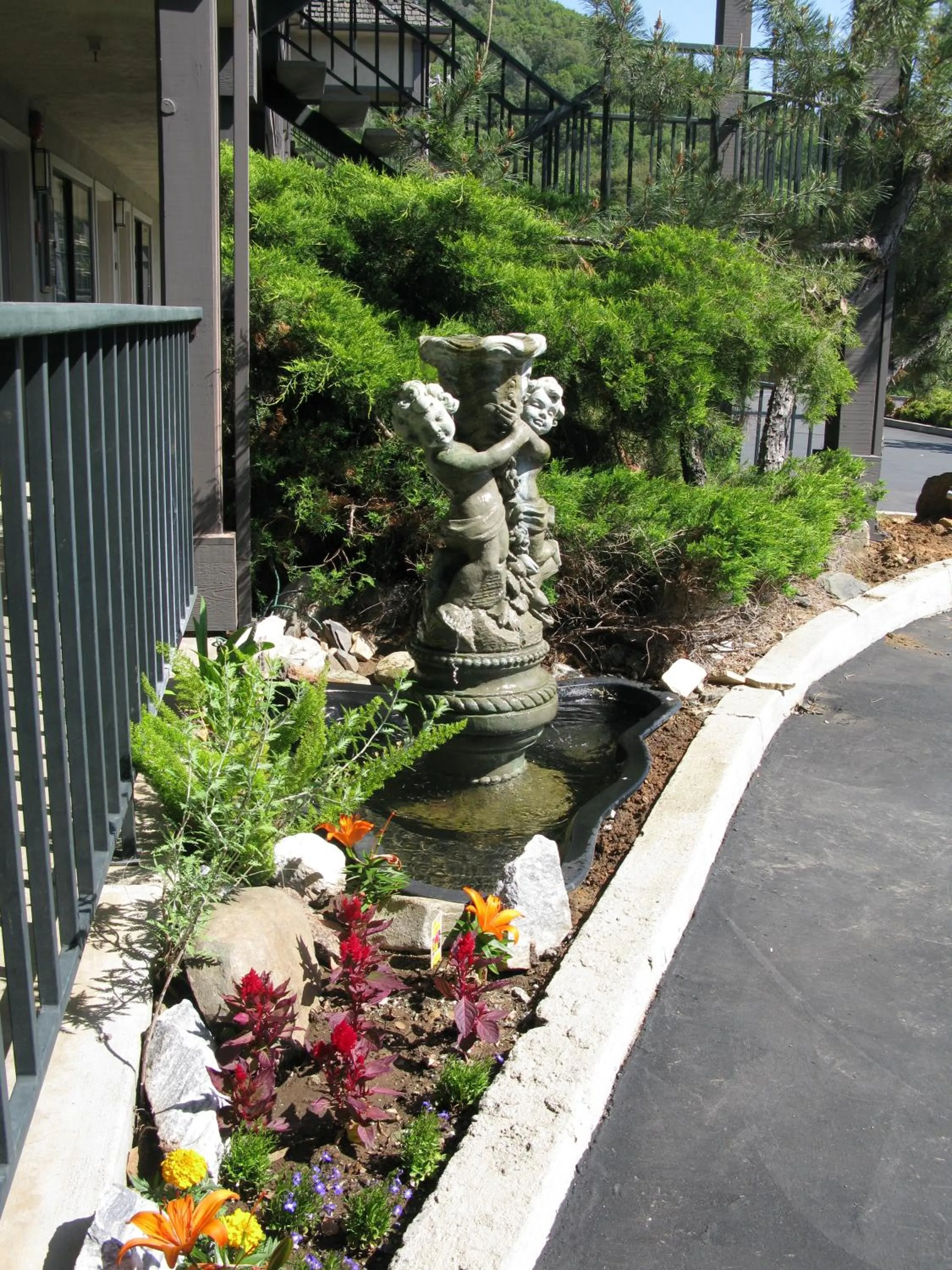 Decorative detail in Country Inn Sonora