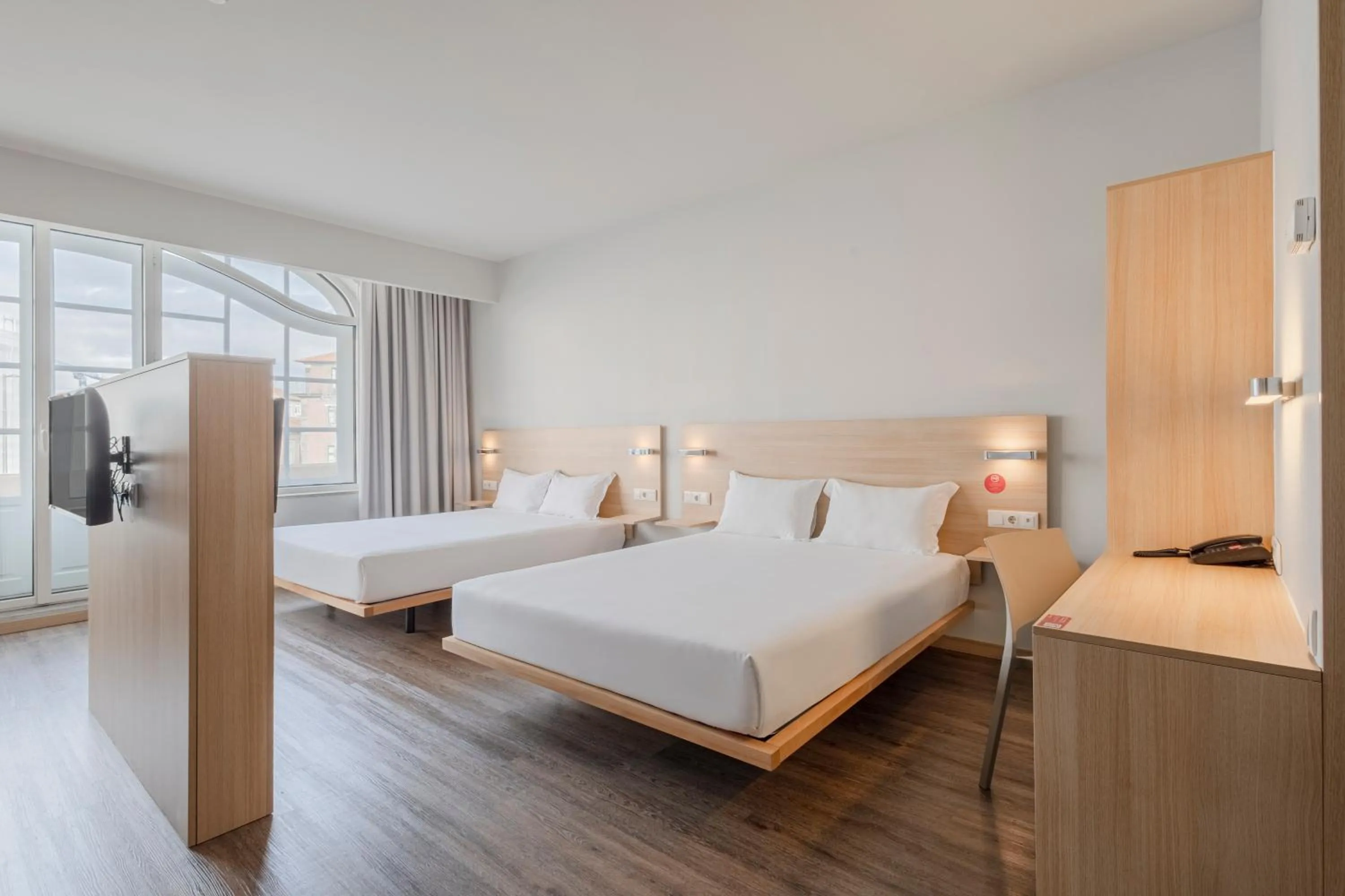 Bedroom, Bed in Moov Hotel Porto Centro