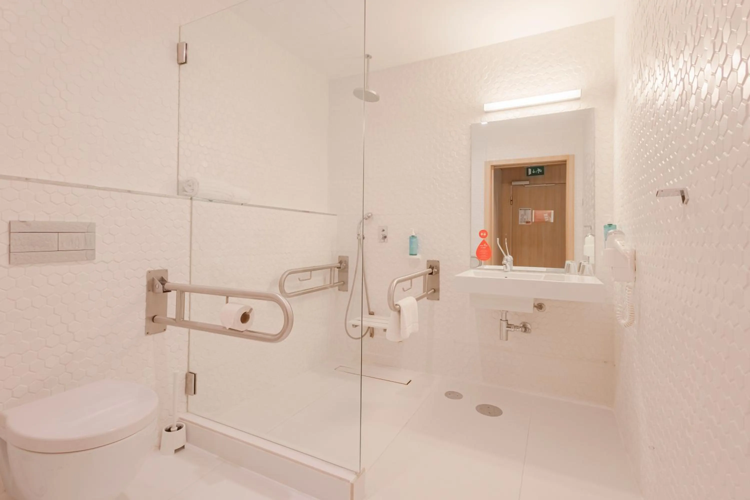 Shower in Moov Hotel Porto Centro