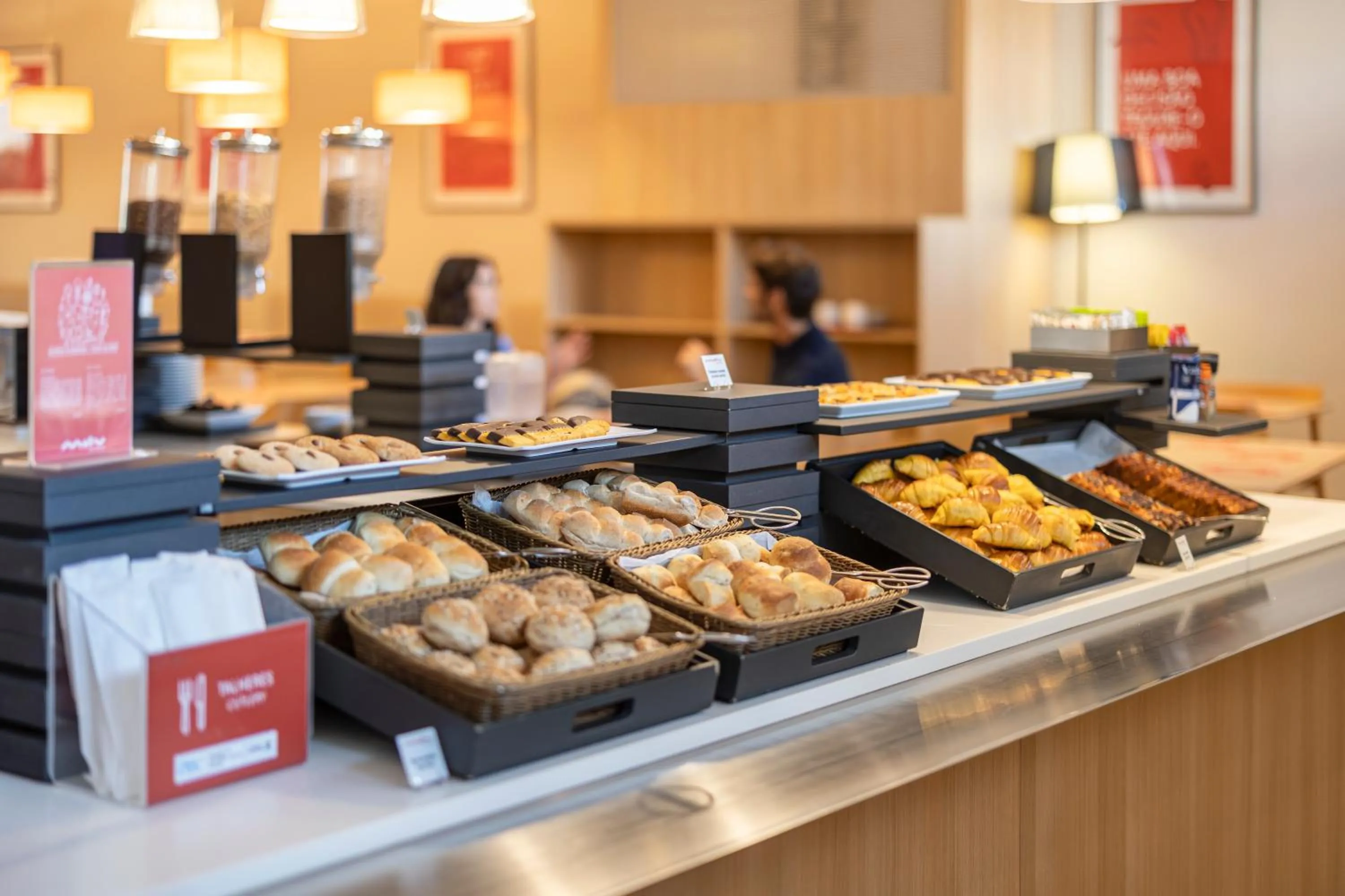 Breakfast in Moov Hotel Porto Centro