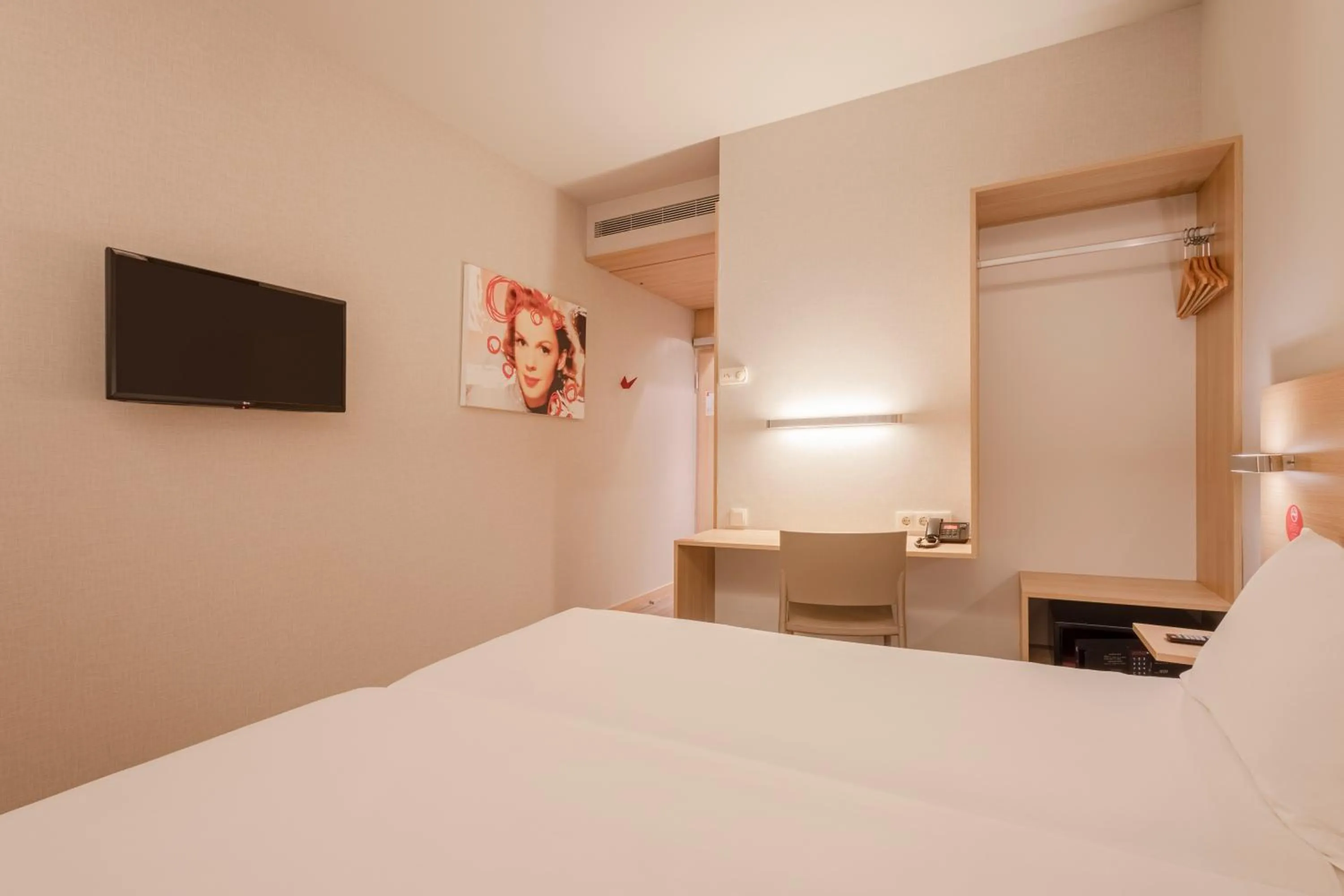 Bed in Moov Hotel Porto Centro