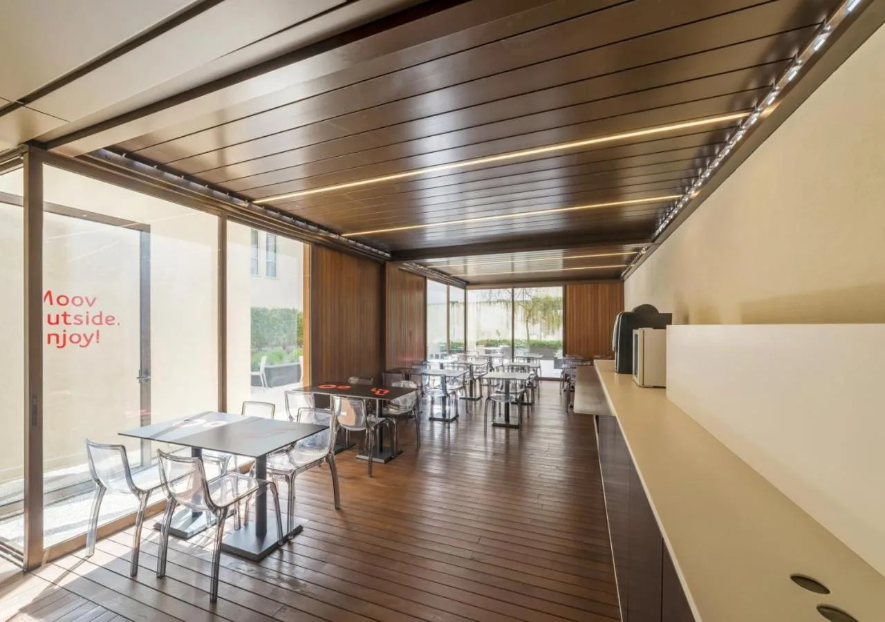 Patio in Moov Hotel Porto Centro