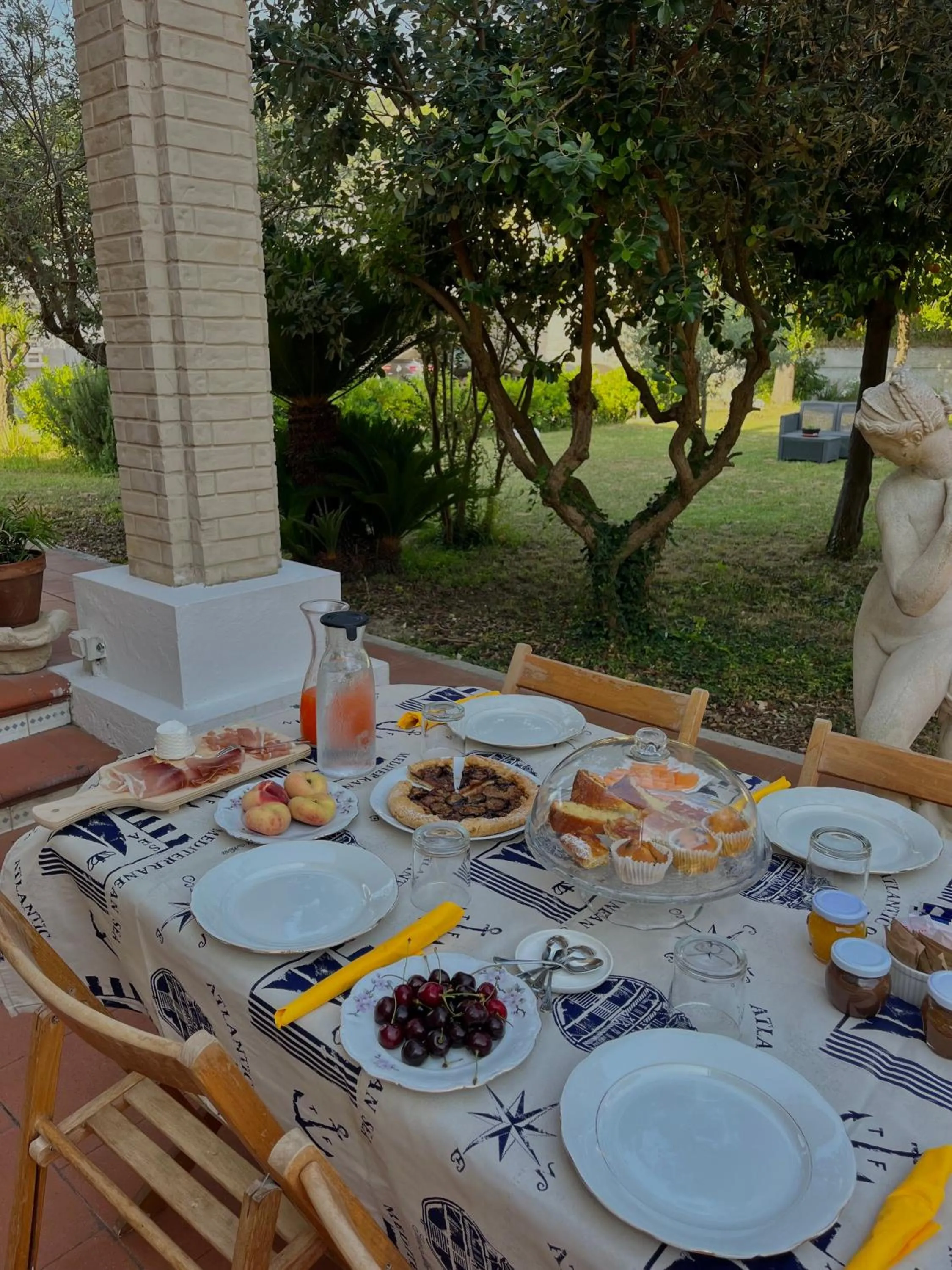 Breakfast in Villa Francesca Luxury