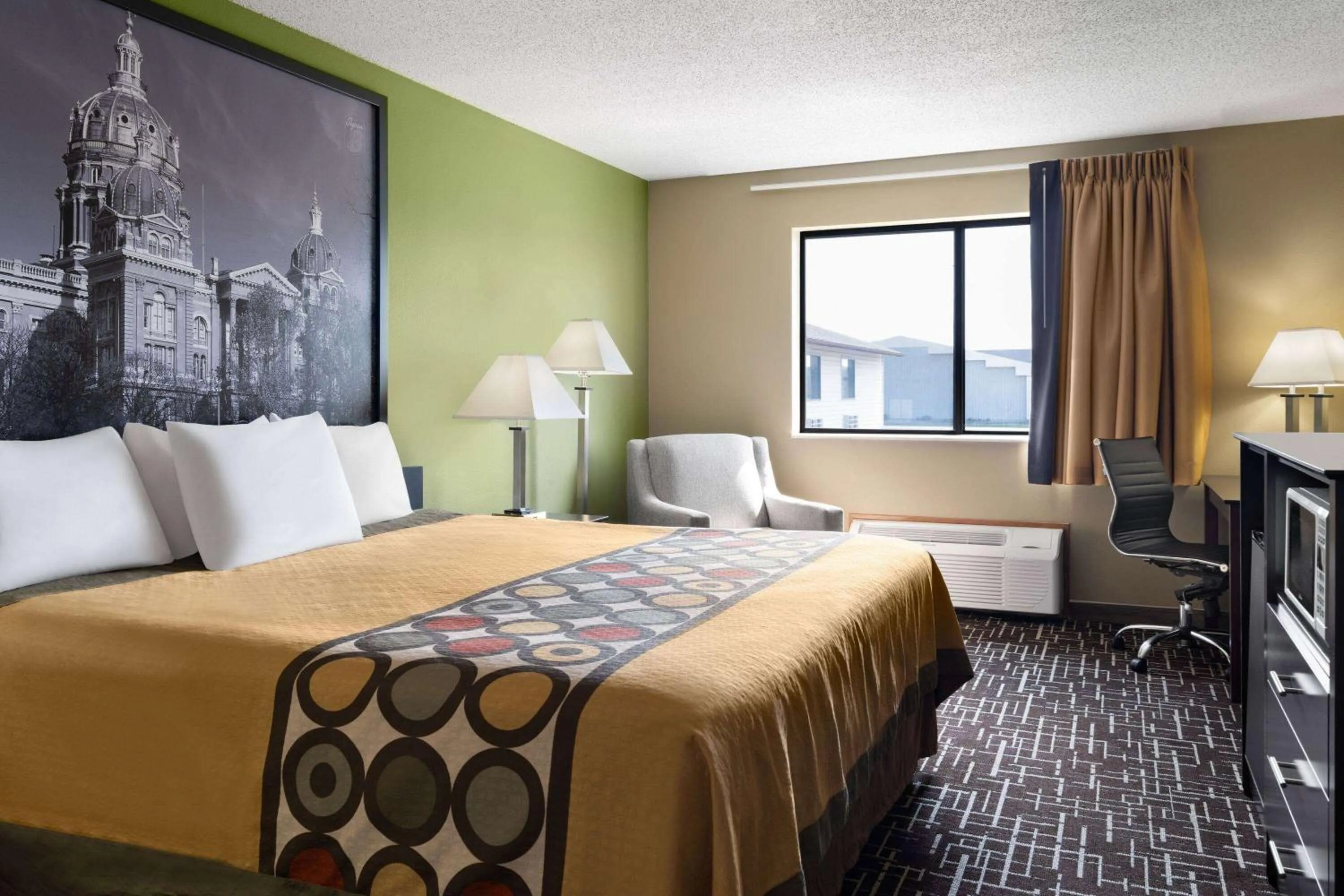 Photo of the whole room, Bed in Super 8 by Wyndham Dyersville