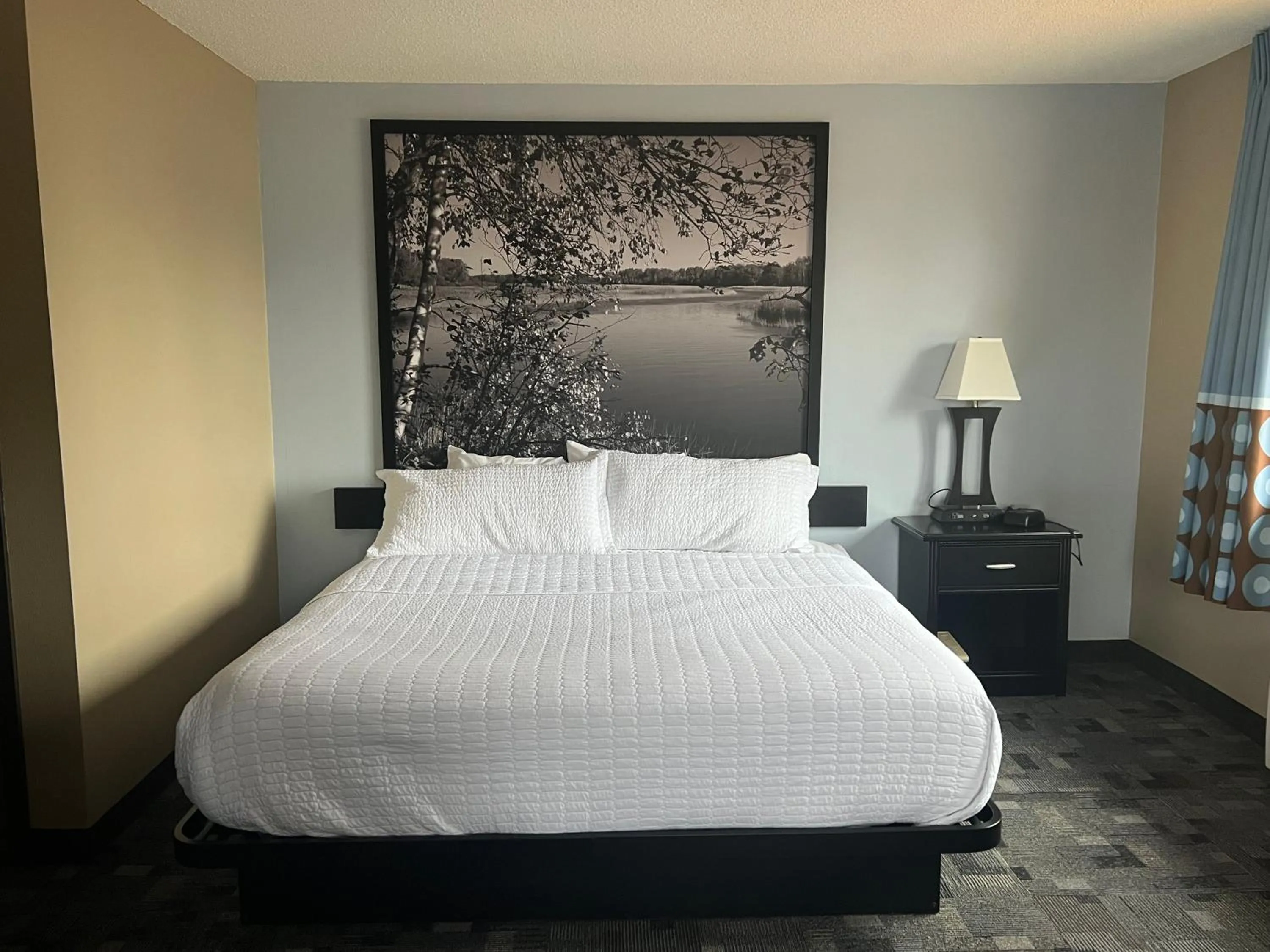 Bed in Super 8 by Wyndham Estherville