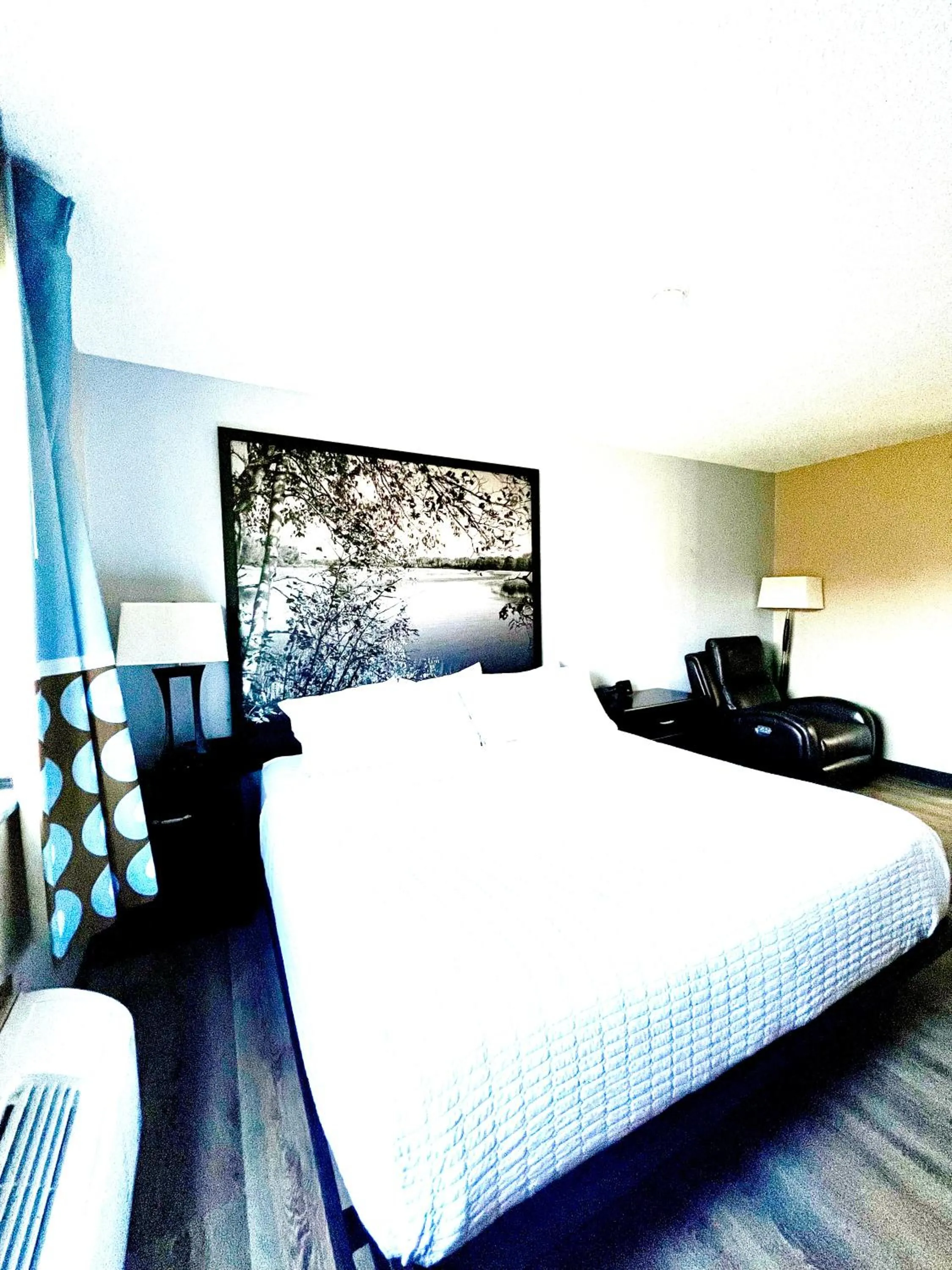 Bed in Super 8 by Wyndham Estherville