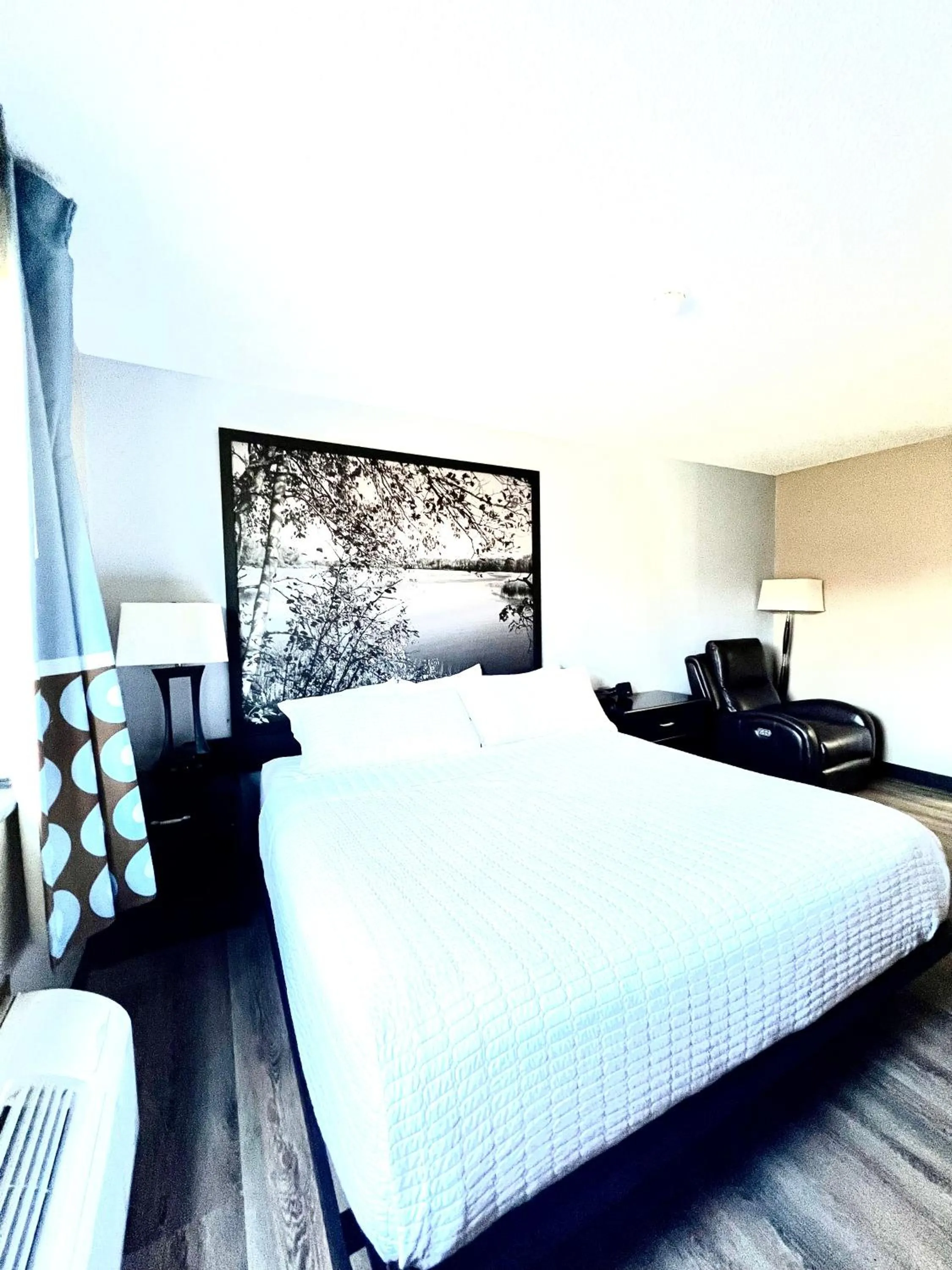 Bed in Super 8 by Wyndham Estherville