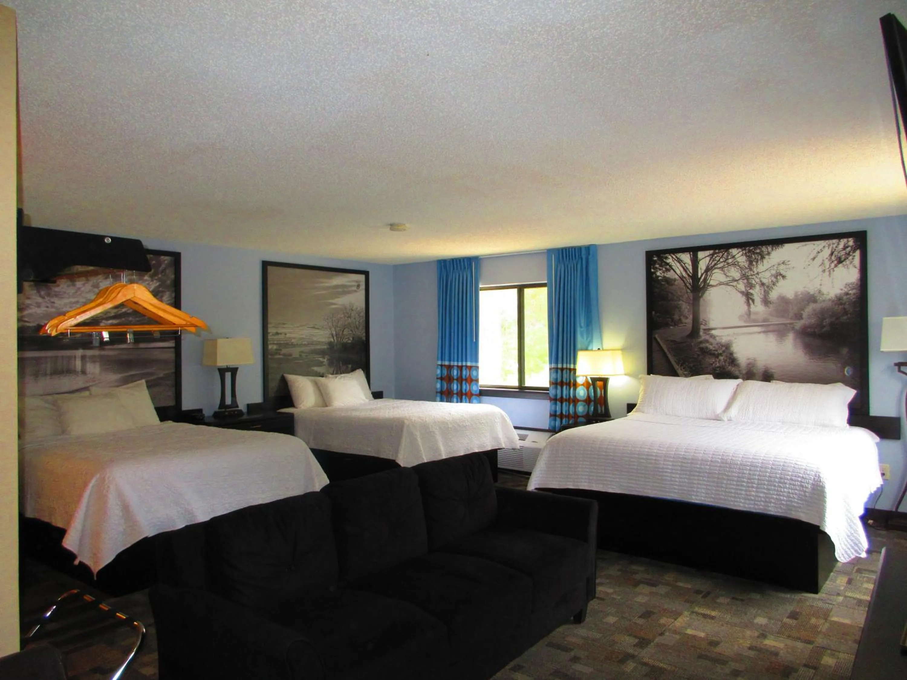 Bed in Super 8 by Wyndham Estherville