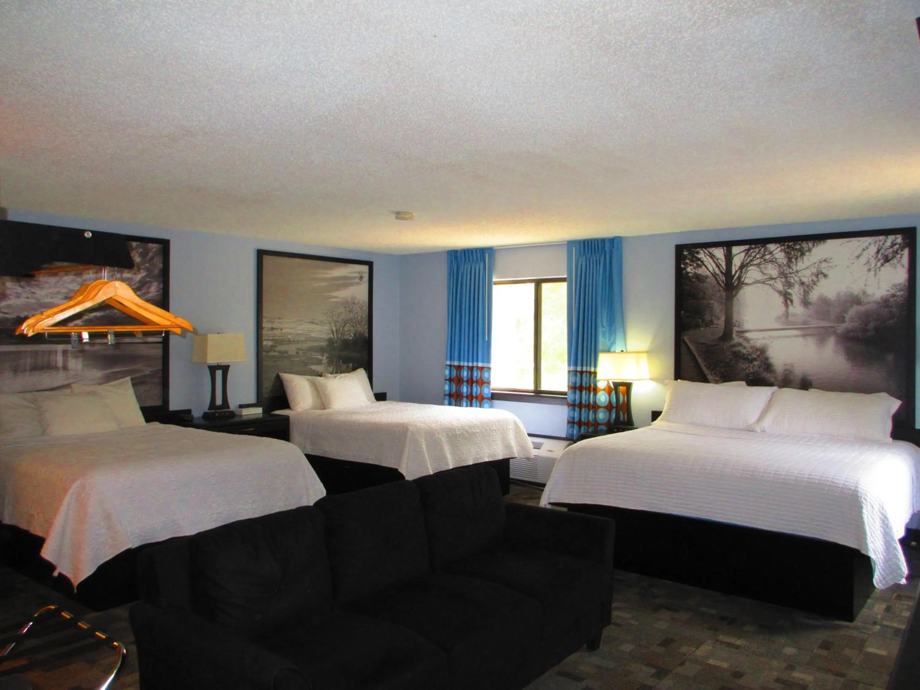 Bed in Super 8 by Wyndham Estherville