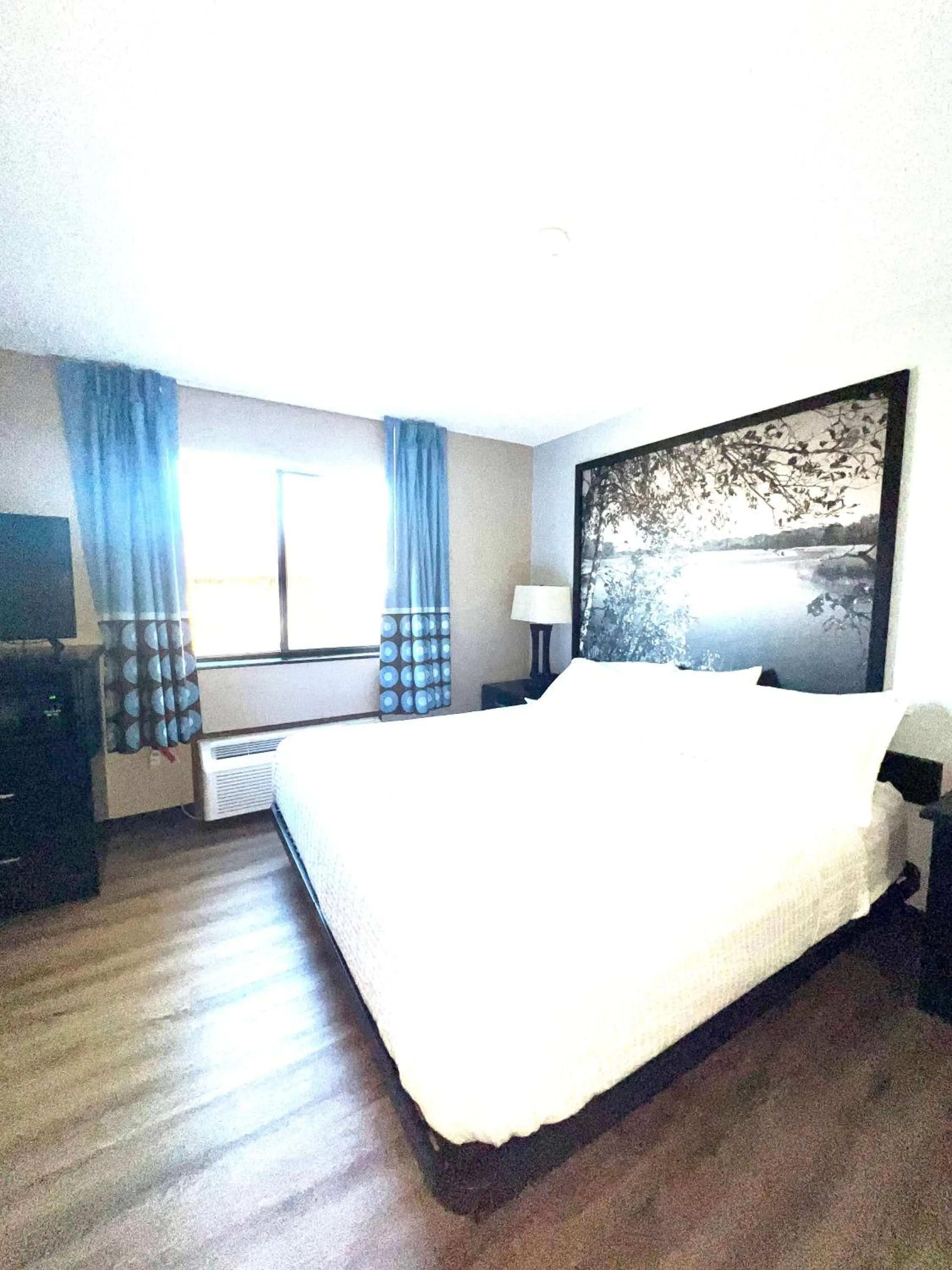 Bed in Super 8 by Wyndham Estherville