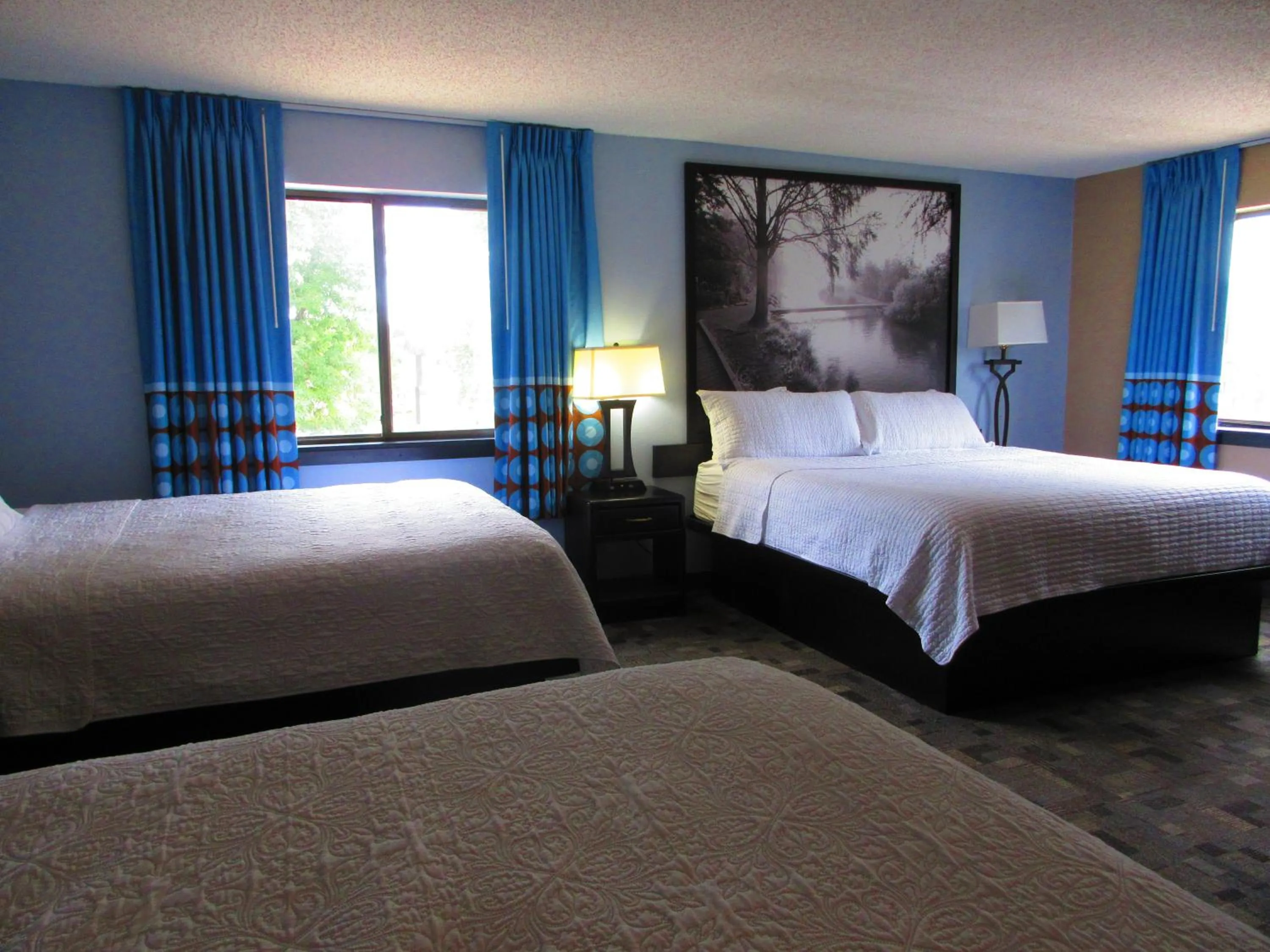 Bed in Super 8 by Wyndham Estherville