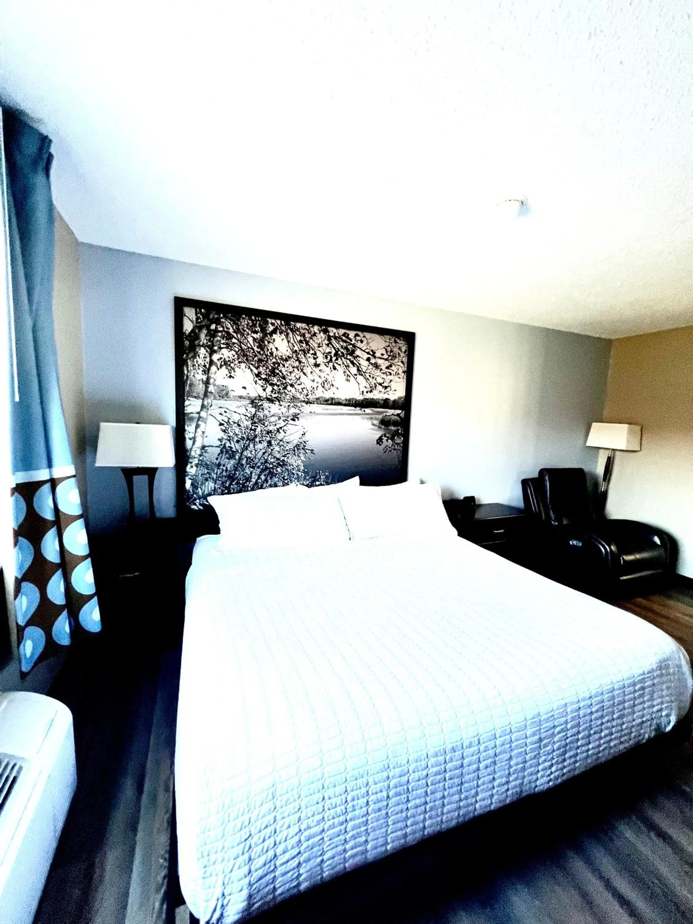 Bed in Super 8 by Wyndham Estherville