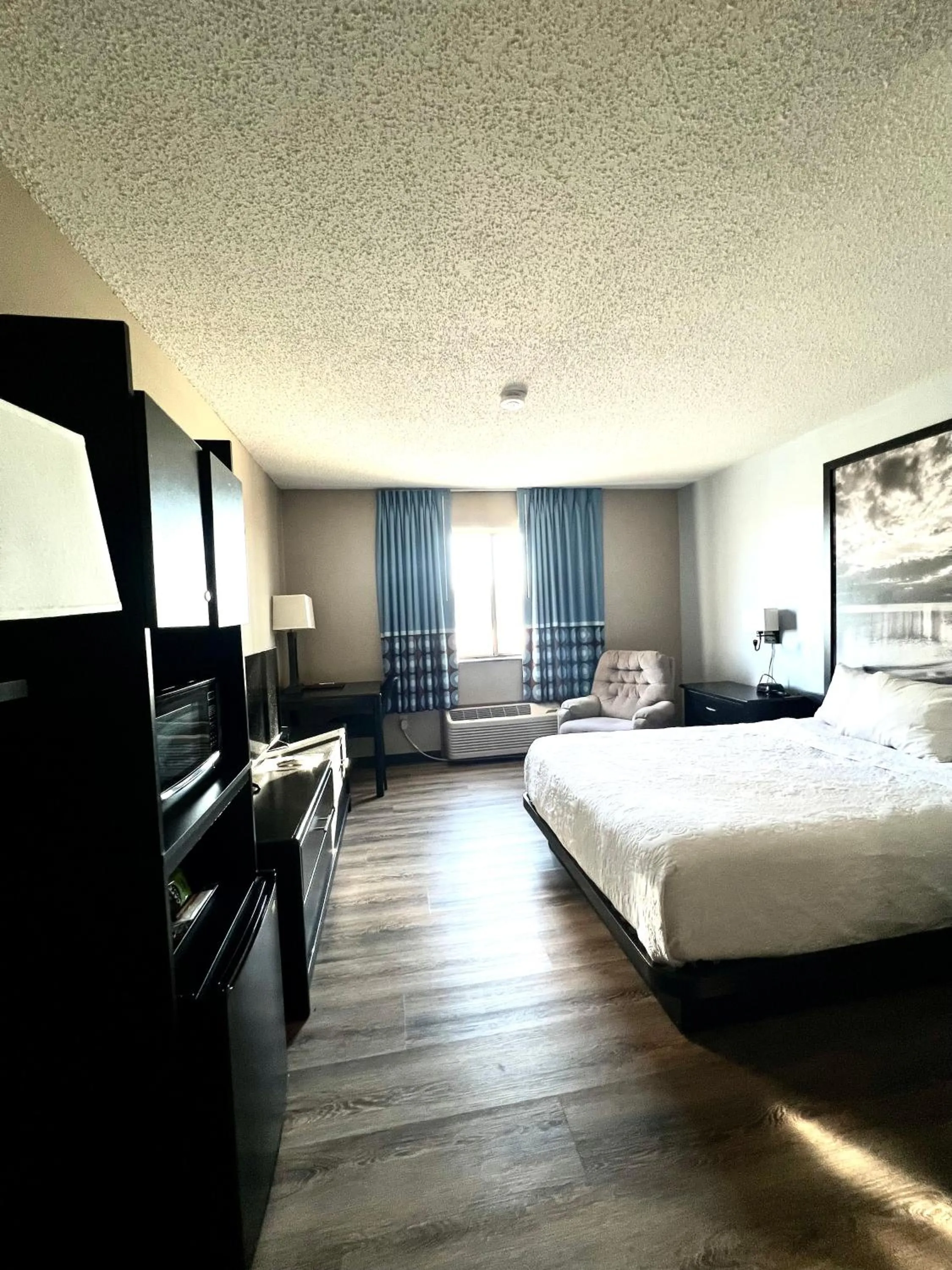 Bed in Super 8 by Wyndham Estherville