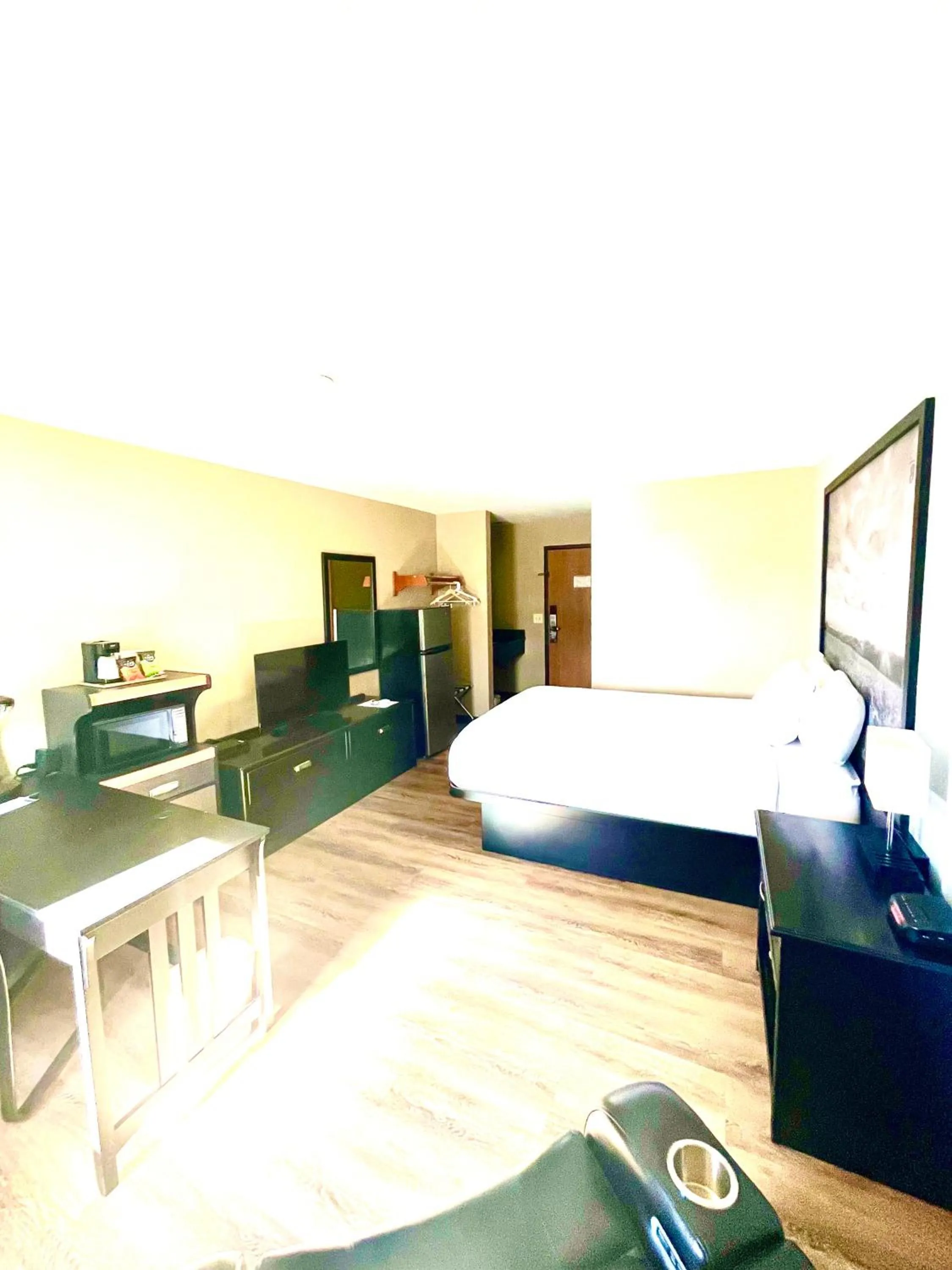 Bed in Super 8 by Wyndham Estherville