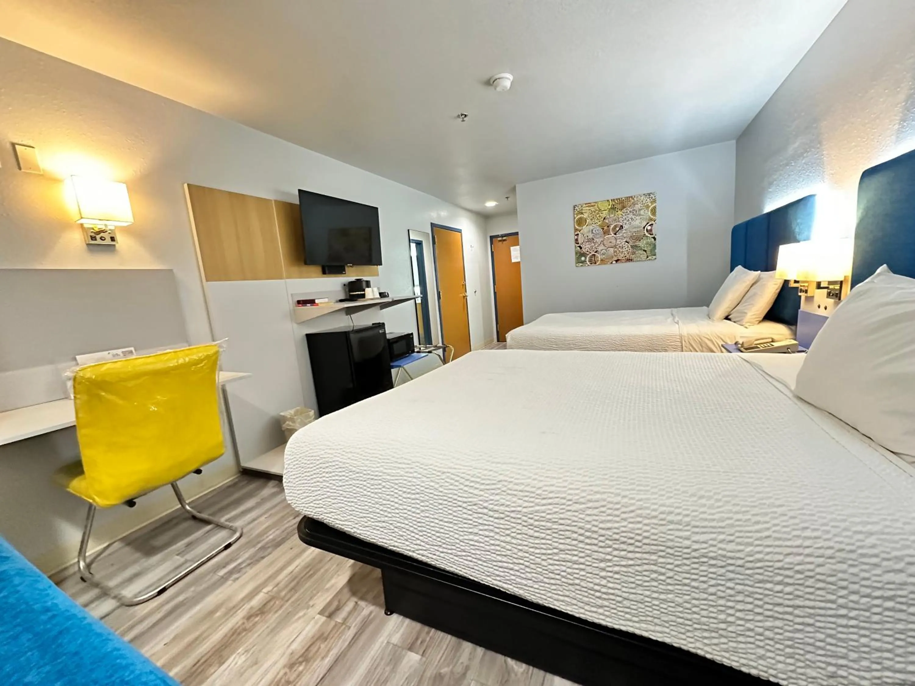 Bed in Microtel Inn & Suites by Wyndham Gallup - PET FRIENDLY