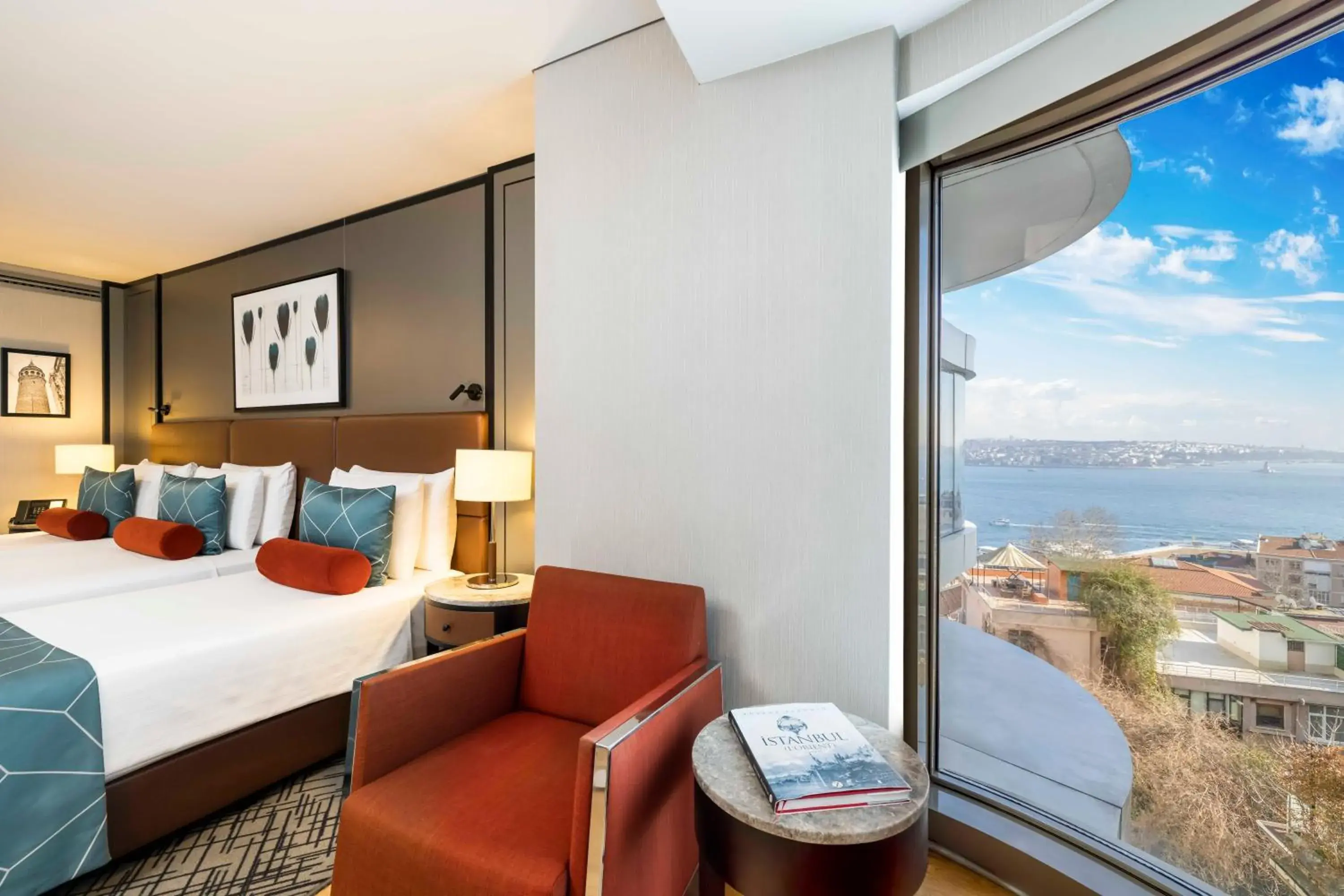 Deluxe Triple Partial Sea View Room in Opera Hotel Bosphorus - Preferred Hotels and Resorts Deluxe Triple Partial Sea View Room in Opera Hotel Bosphorus - Preferred Hotels and Resorts