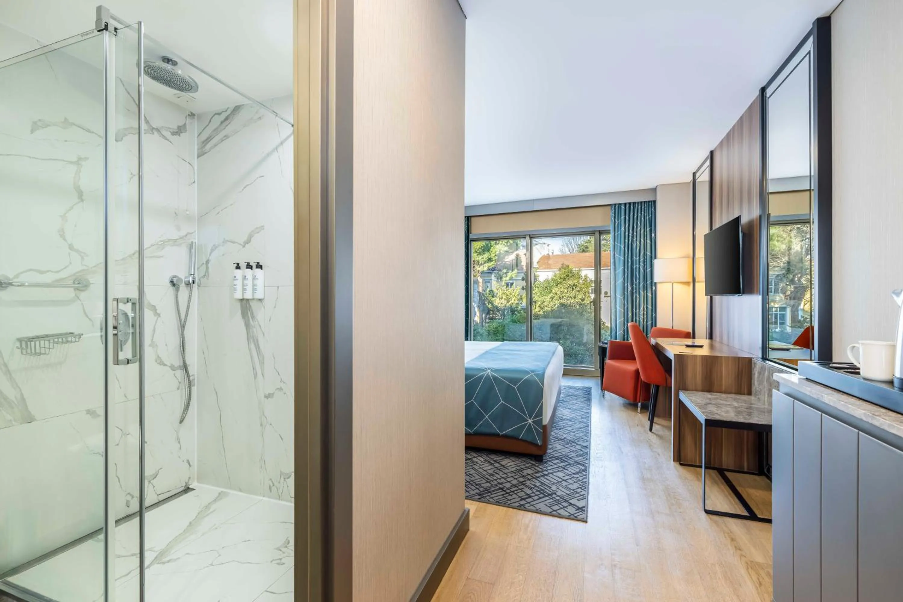 Shower in Opera Hotel Bosphorus - Preferred Hotels and Resorts