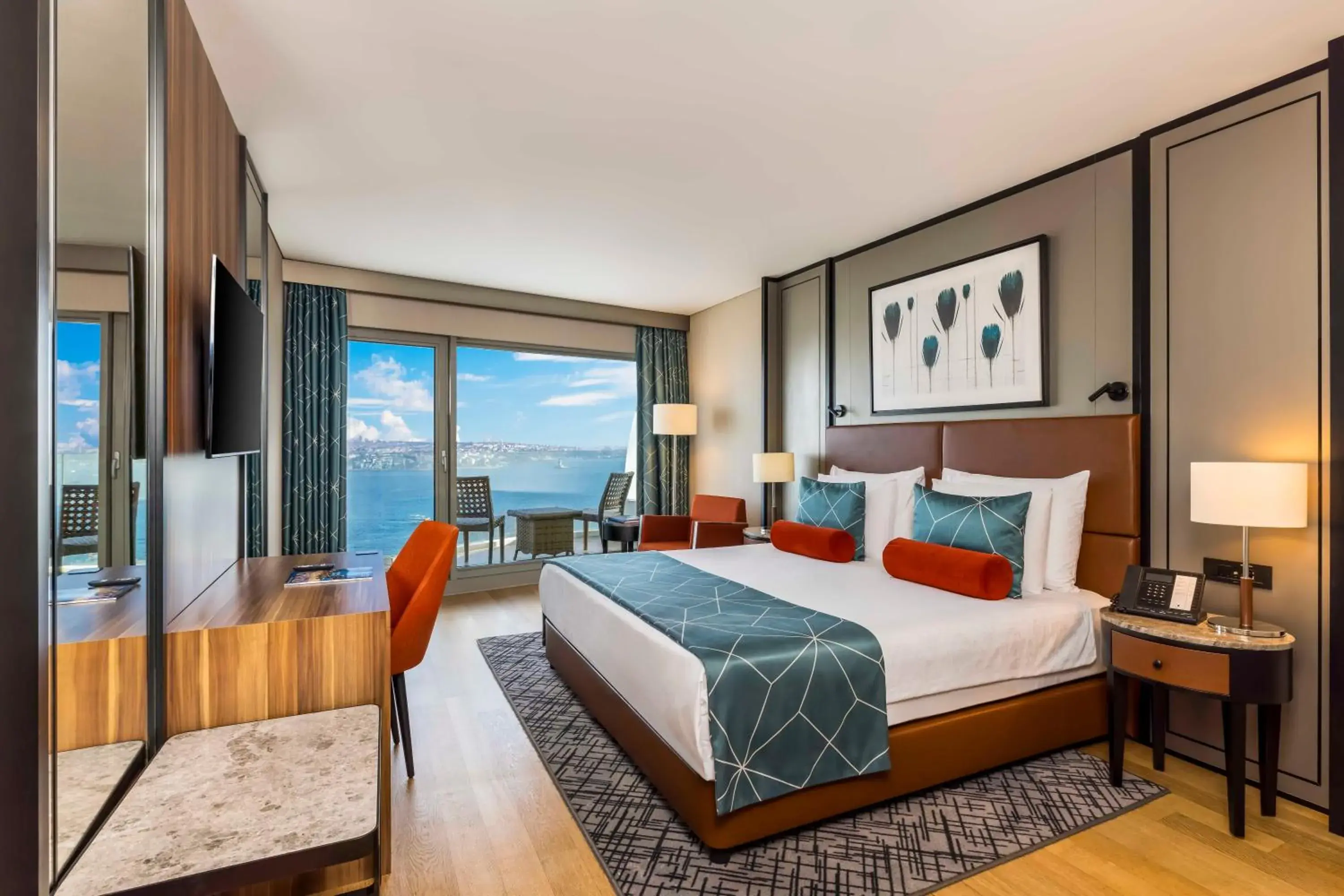 Deluxe Bosphorus View Room with Balcony in Opera Hotel Bosphorus - Preferred Hotels and Resorts Deluxe Bosphorus View Room with Balcony in Opera Hotel Bosphorus - Preferred Hotels and Resorts