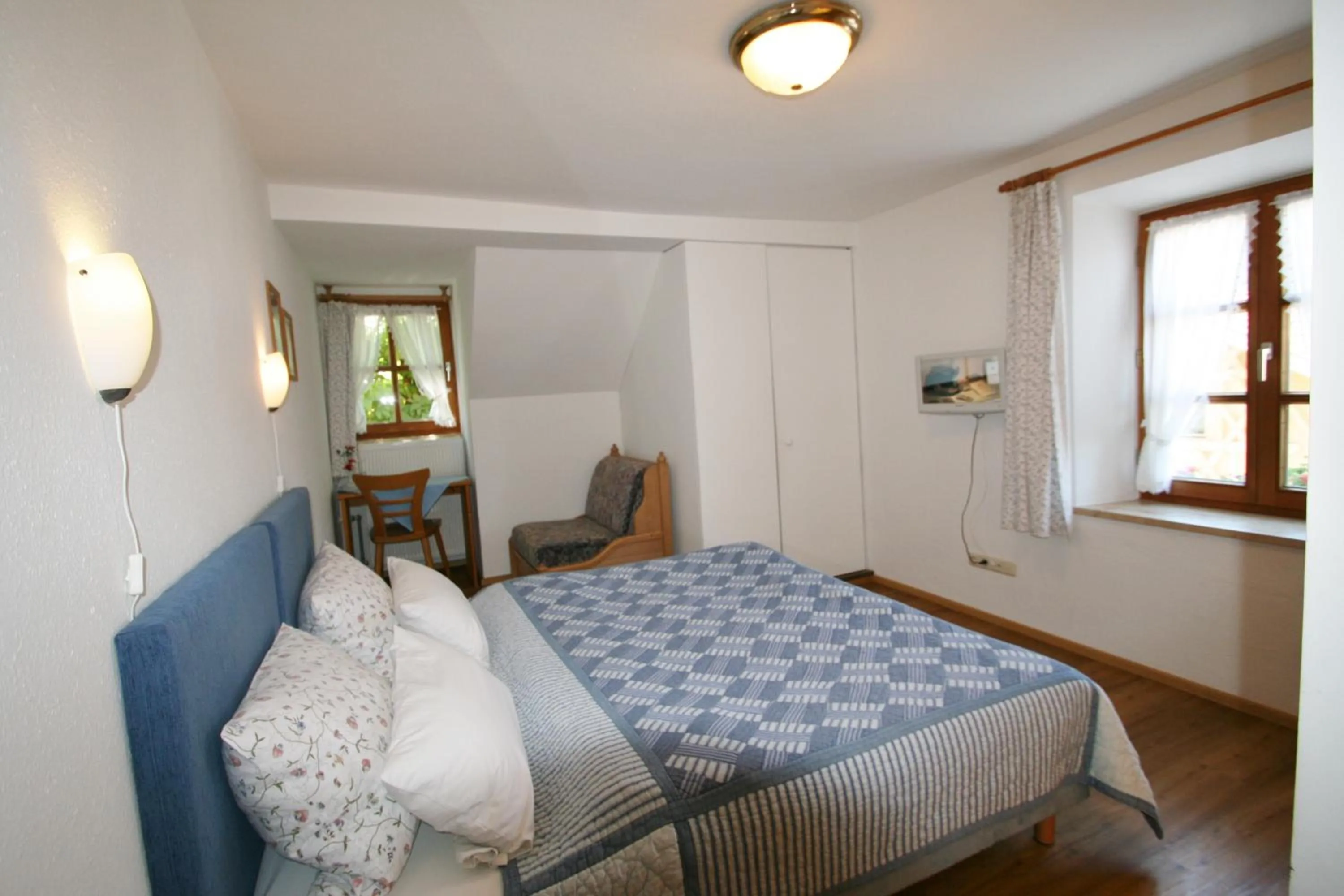 Bedroom, Bed in Hotel-Gasthof Rose