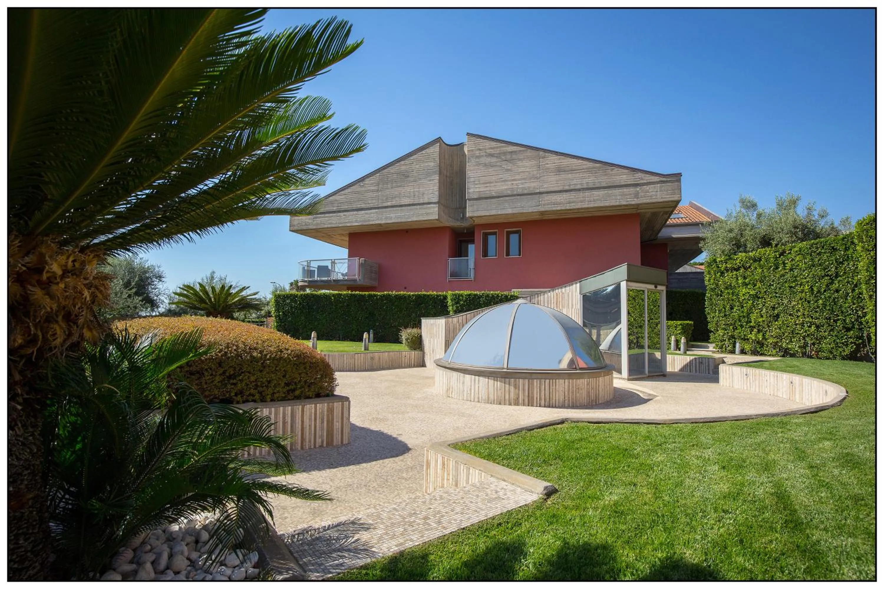 Property building in Catania Hills Residence