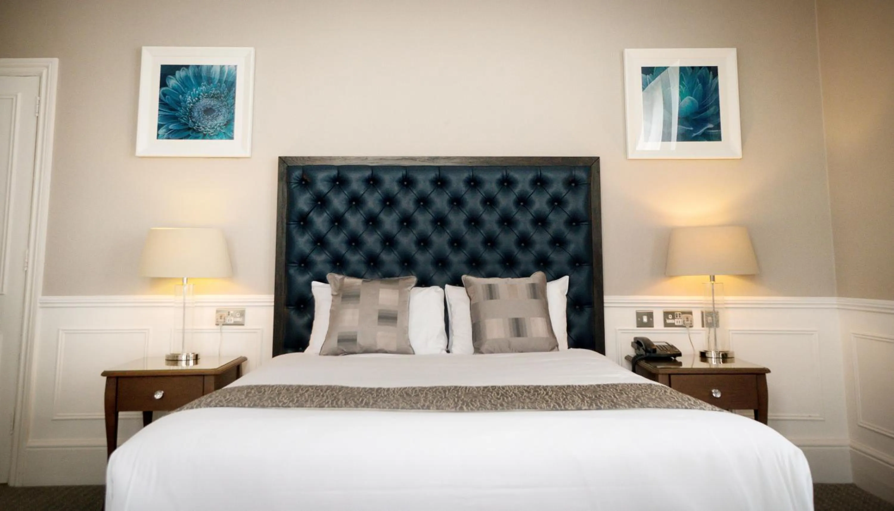 Bedroom, Bed in Steventon House Hotel