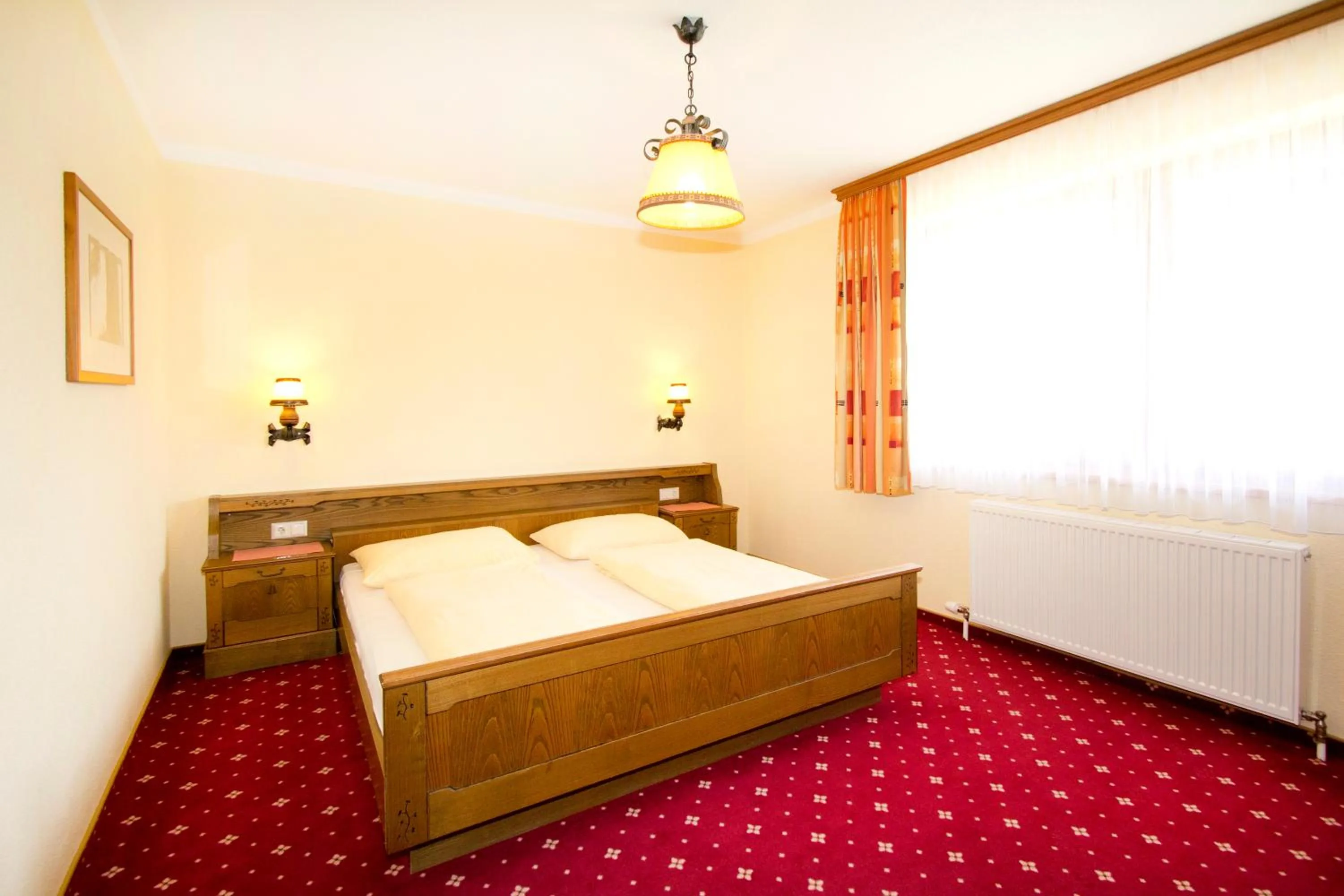 Photo of the whole room, Bed in Hotel Garni Hochwurzen