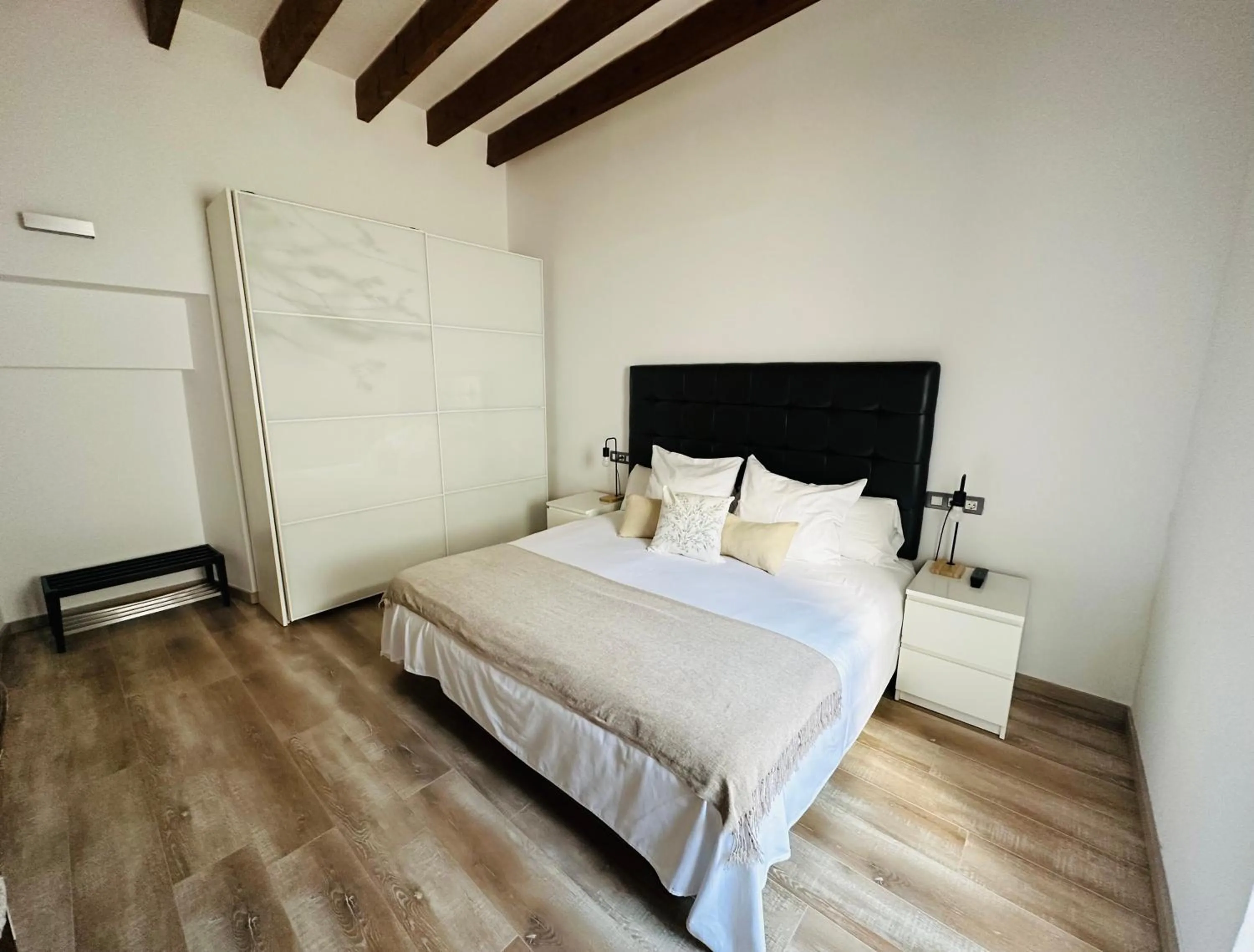 Photo of the whole room, Bed in Mater Ariany