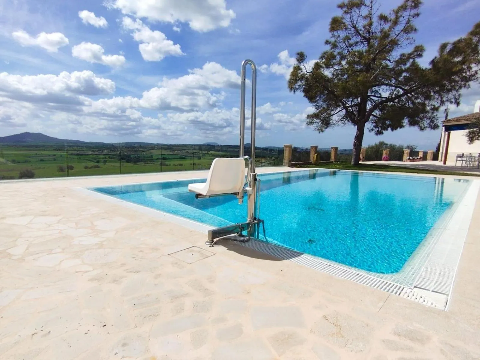 Swimming pool in Mater Ariany