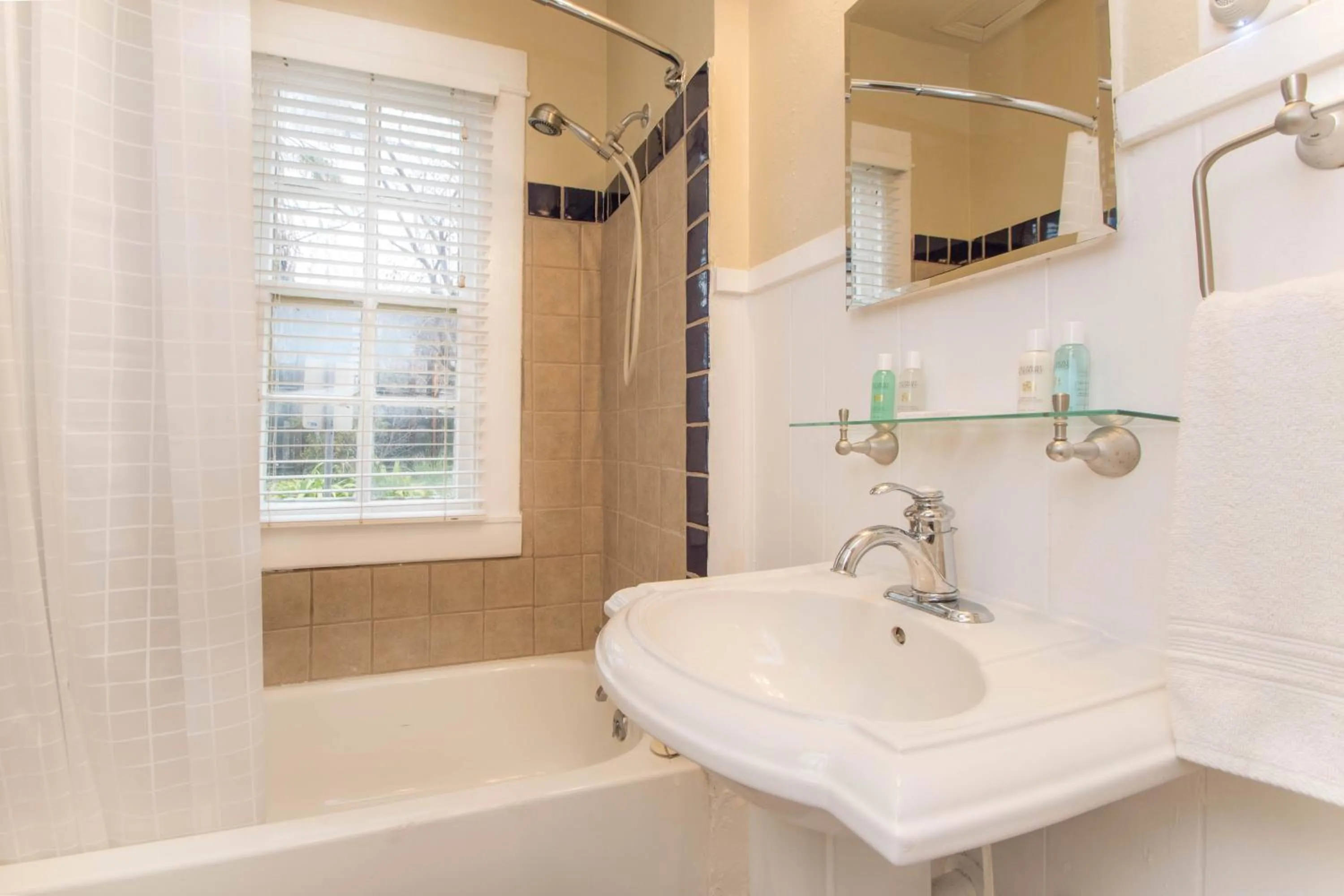 THE MADISON - San Antonio Riverwalk - Downtown - Convention Center