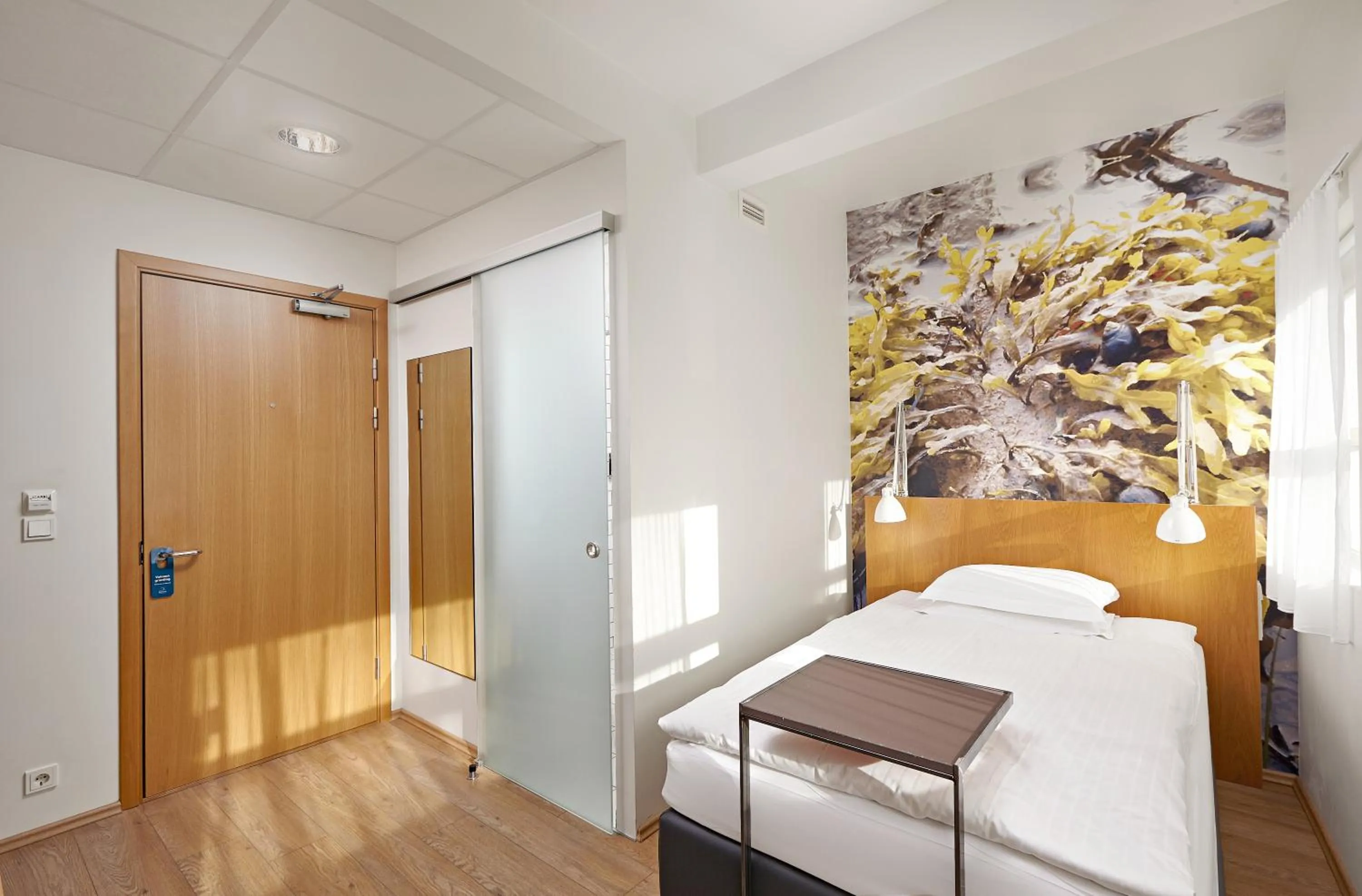 Photo of the whole room, Bed in Reykjavik Marina - Berjaya Iceland Hotels