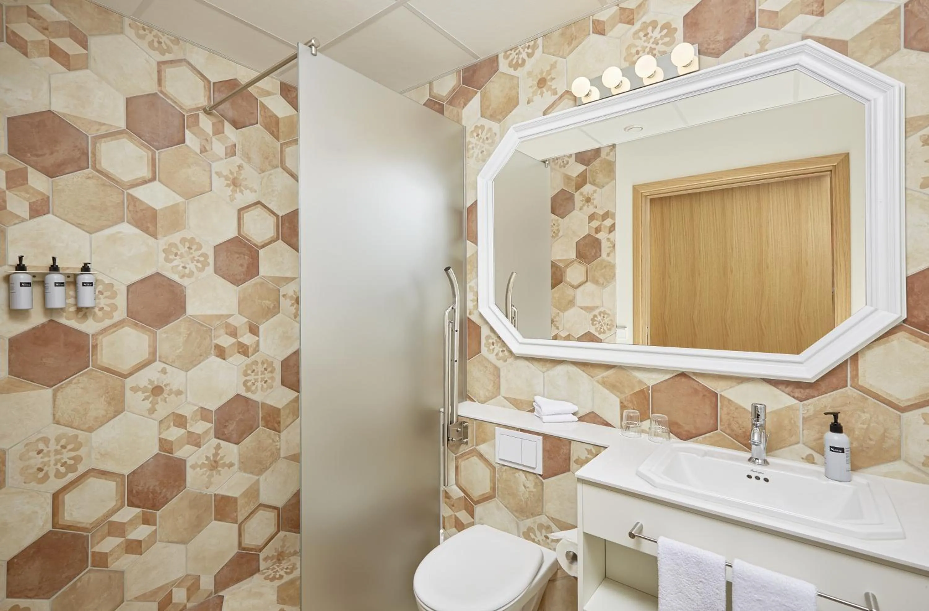 Toilet in Reykjavik Marina - Berjaya Iceland Hotels