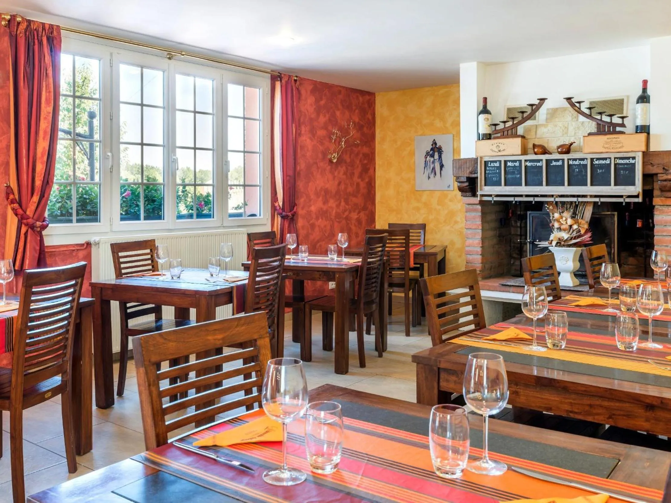 Restaurant/places to eat in Logis Hôtel L'Adourable Auberge