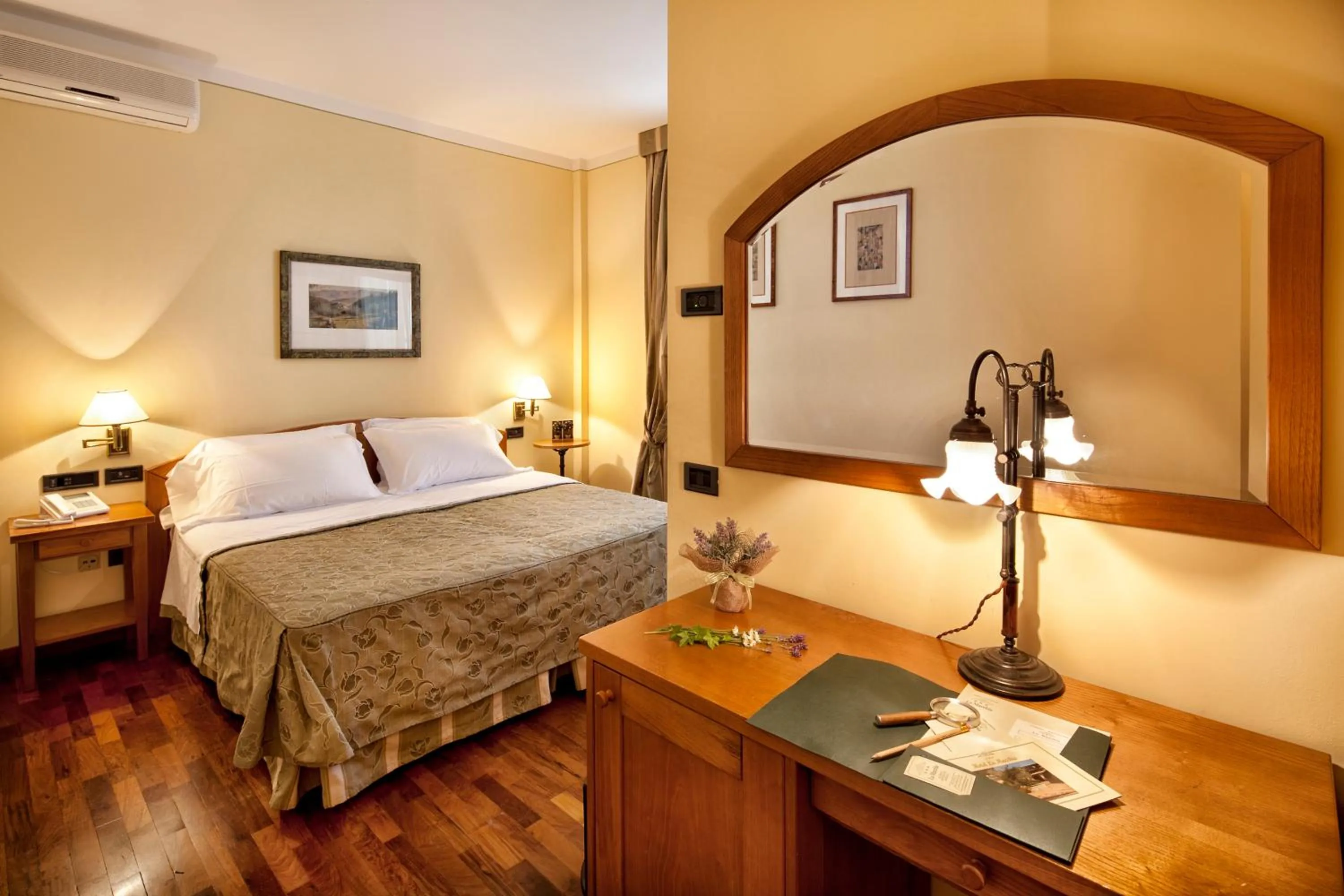 Photo of the whole room, Bed in La Macchia