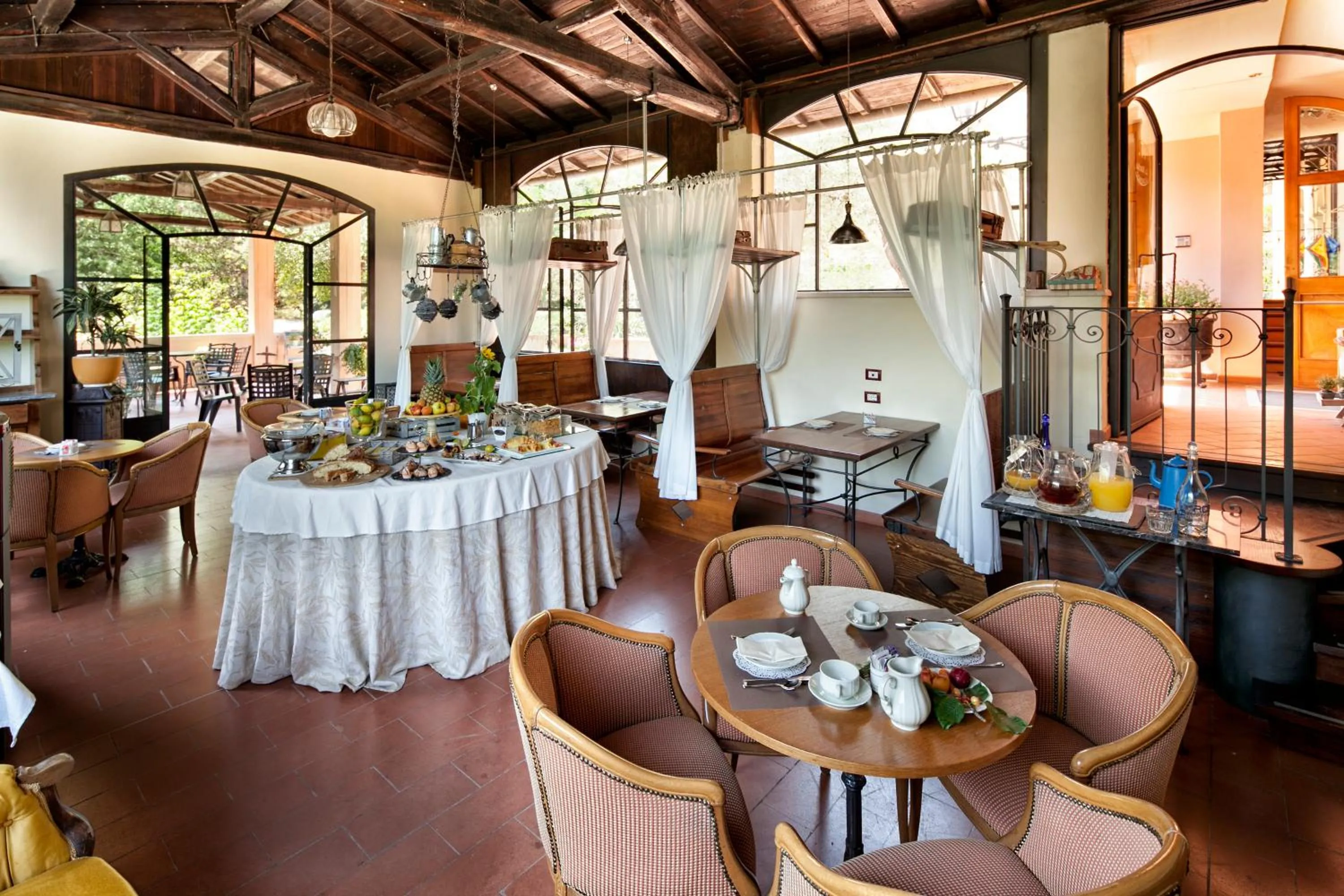 Restaurant/places to eat in La Macchia