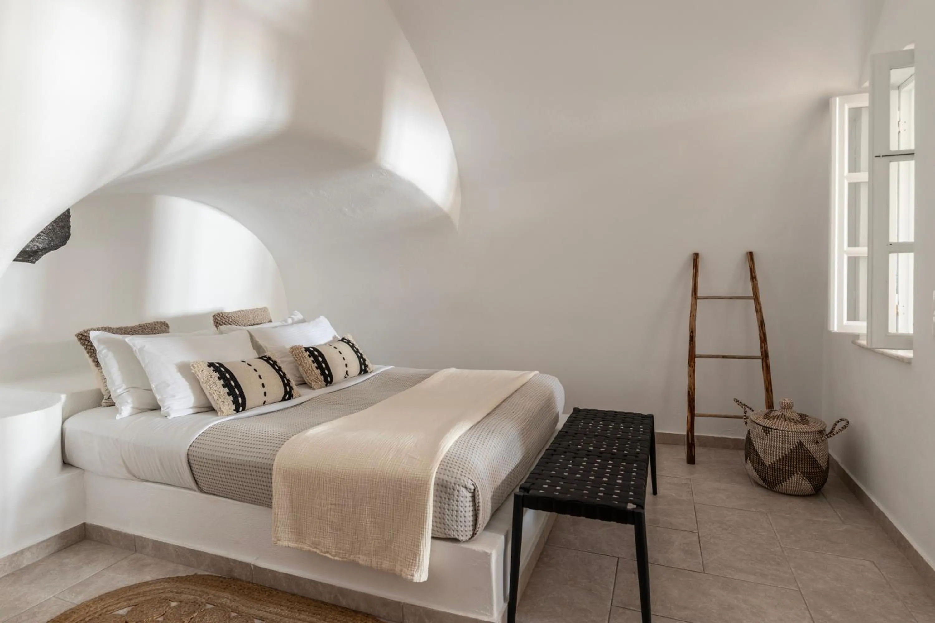 Bed in LUKAS Aethereal Living