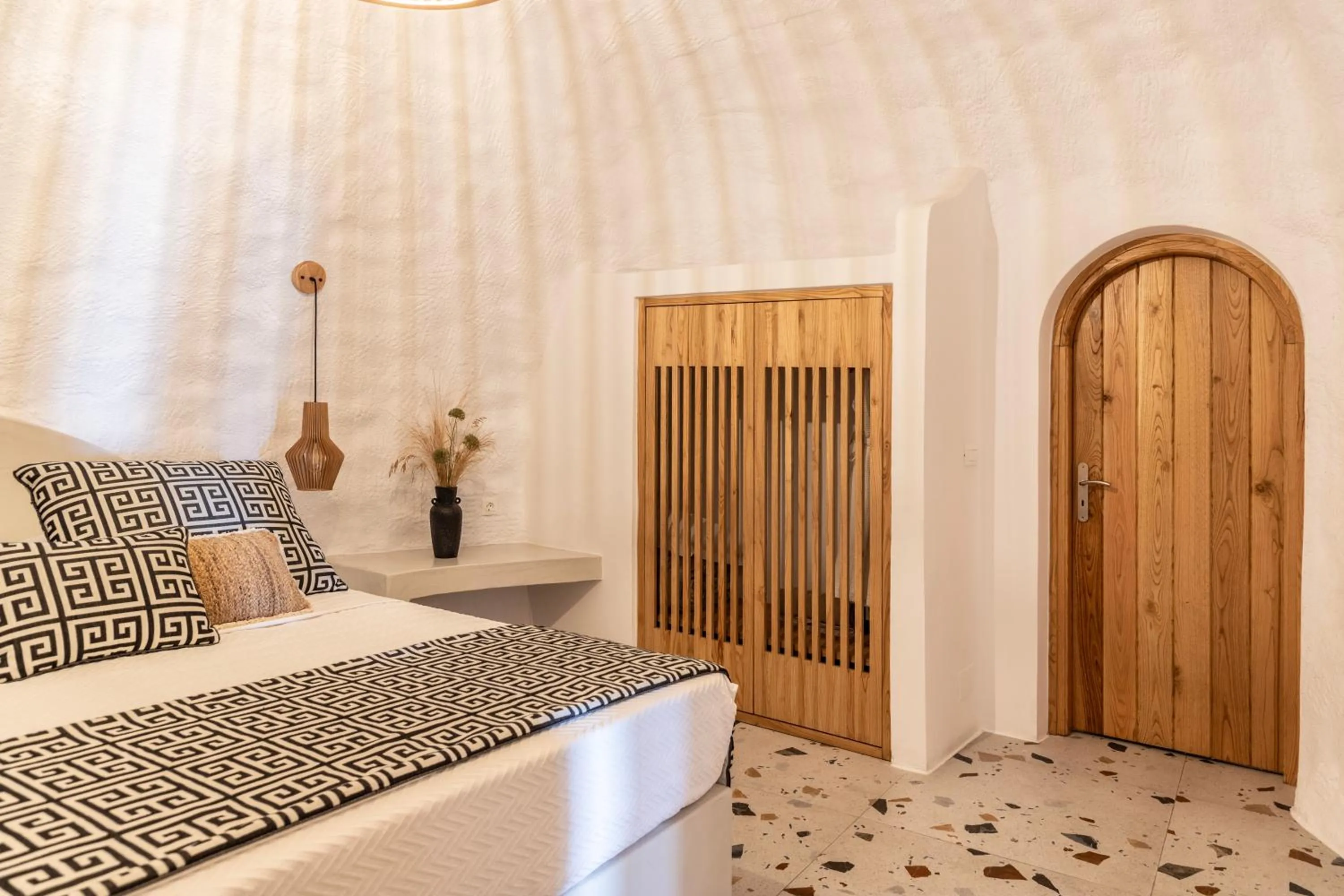 Bedroom, Bed in LUKAS Aethereal Living