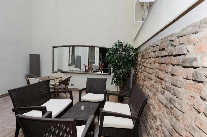 Restaurant/places to eat in Collage Taksim Hotel