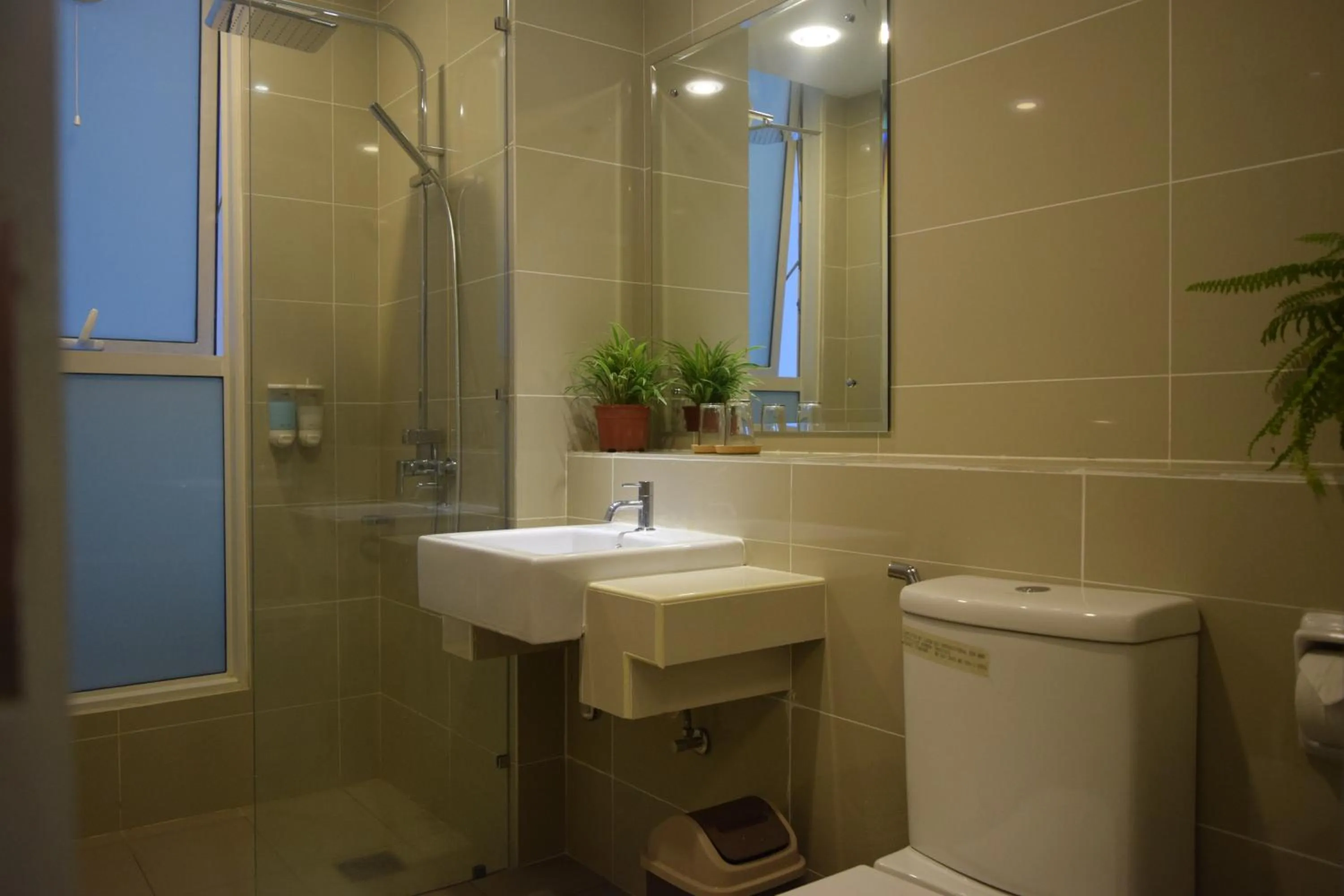 Bathroom in Sutera Avenue by Alawa Homes Kota Kinabalu